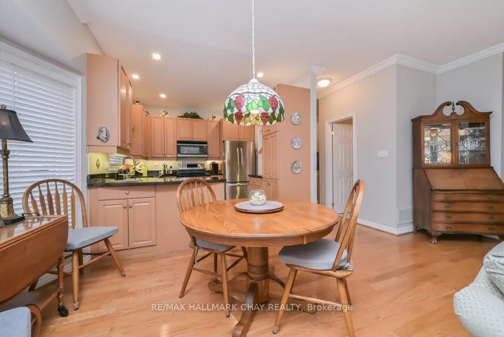 Photo 10 of 50 Via Amici, New Tecumseth, Rural New Tecumseth — HOMEH