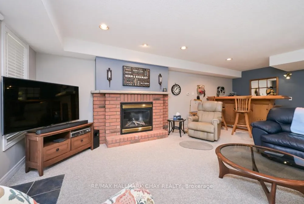Photo 28 of 50 Via Amici, New Tecumseth, Rural New Tecumseth — HOMEH
