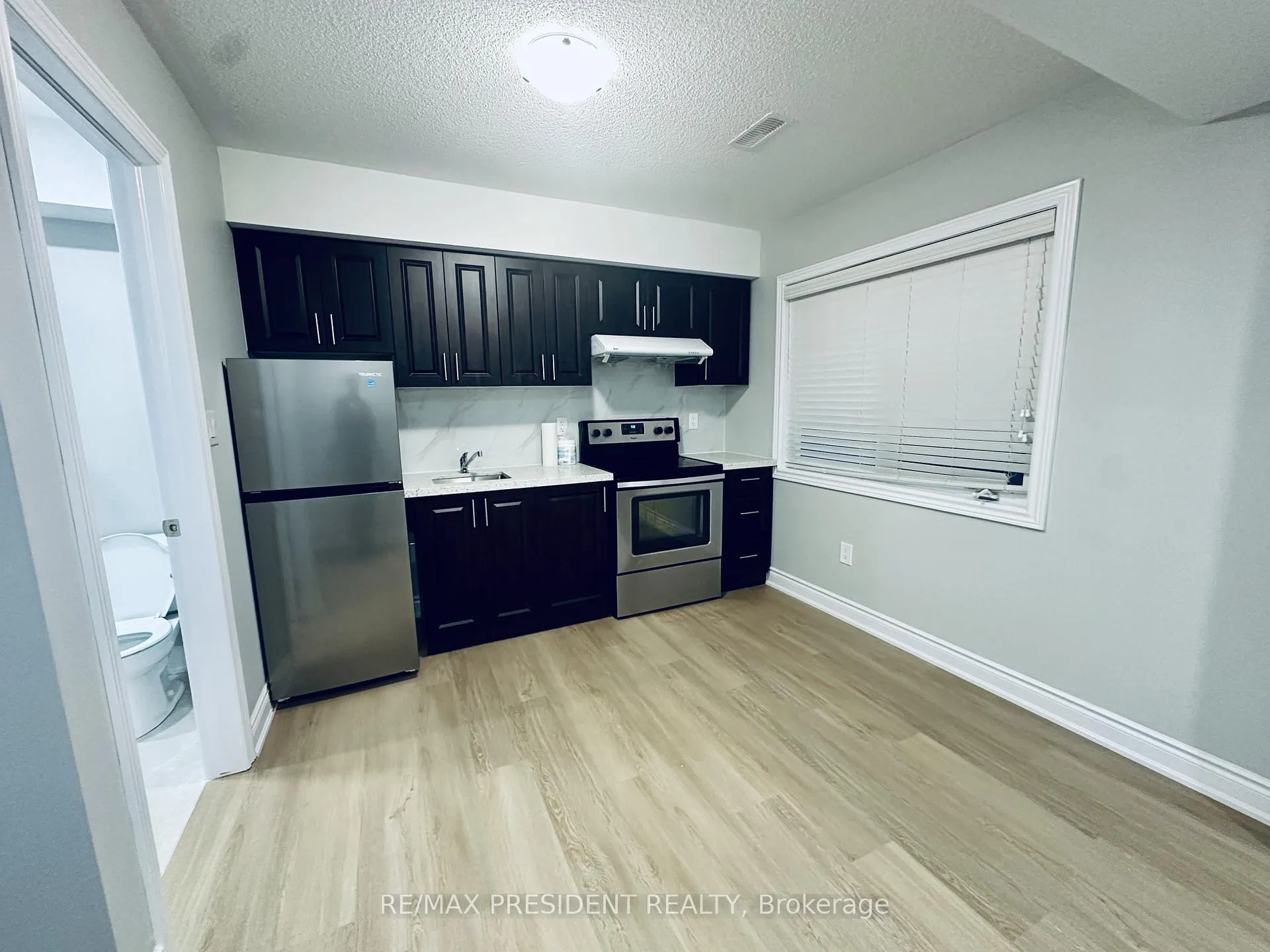 Photo 2 of 32 Cloudburst Road, Brampton, Northwest Brampton — HOMEH