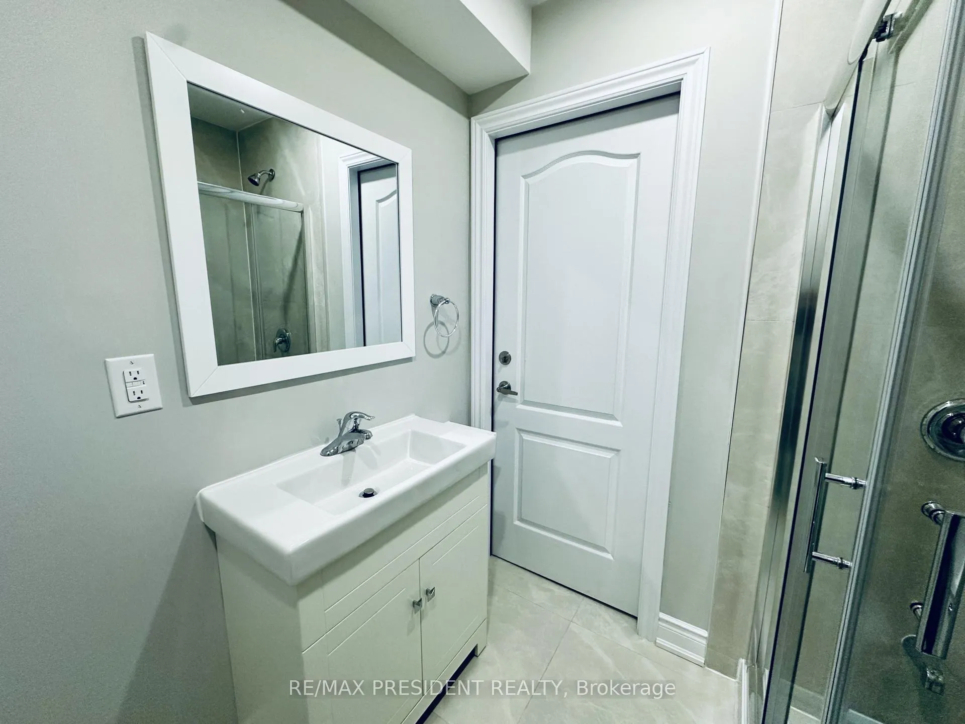 Photo 5 of 32 Cloudburst Road, Brampton, Northwest Brampton — HOMEH