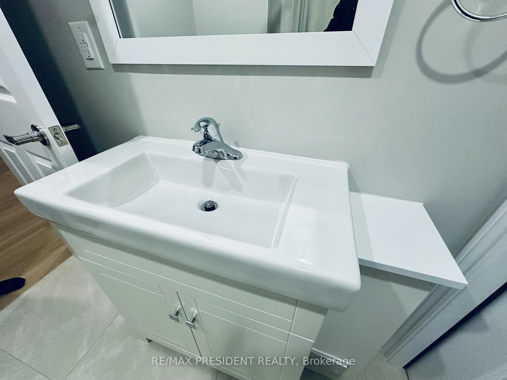 Photo 6 of 32 Cloudburst Road, Brampton, Northwest Brampton — HOMEH