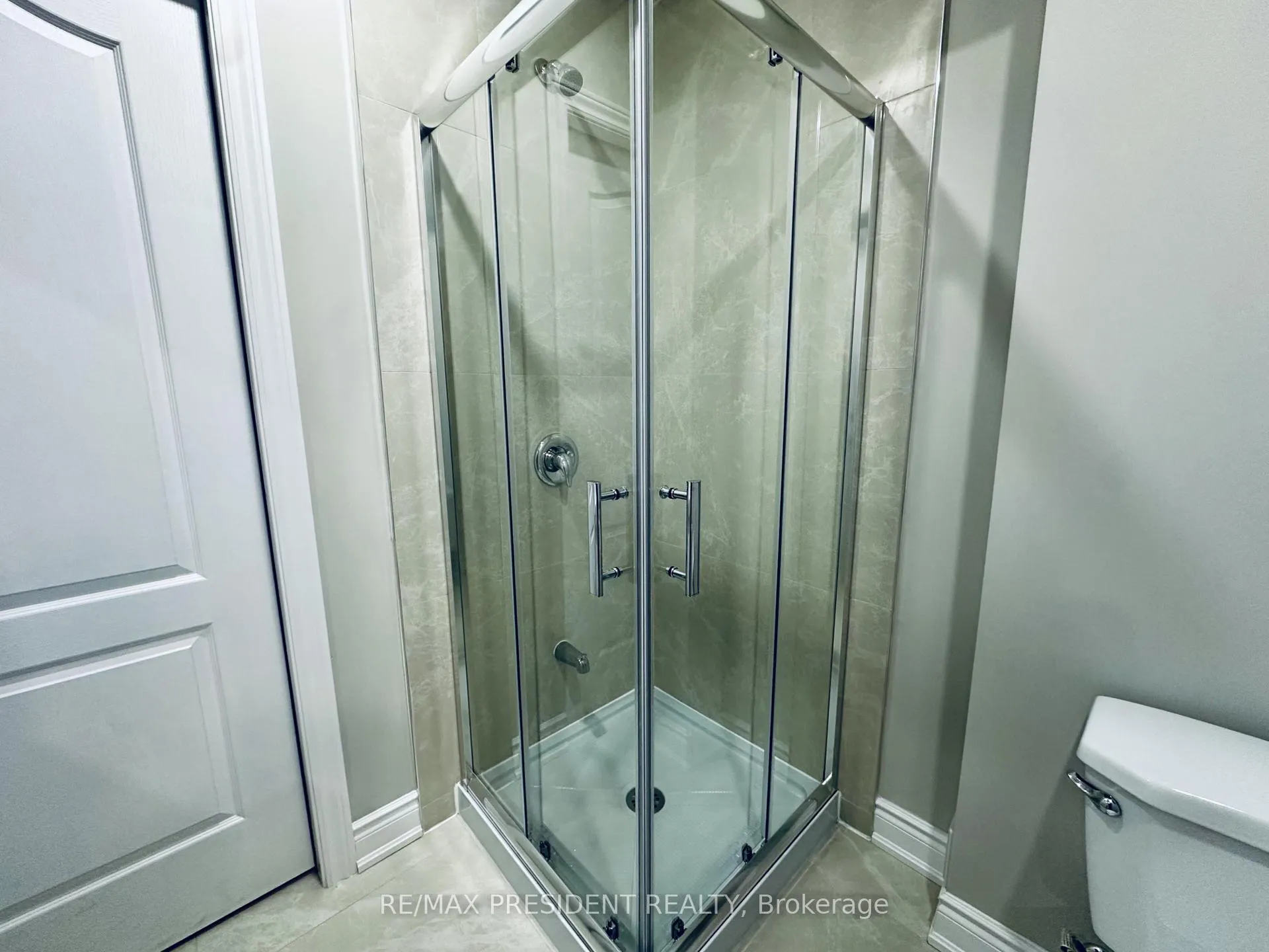 Photo 7 of 32 Cloudburst Road, Brampton, Northwest Brampton — HOMEH
