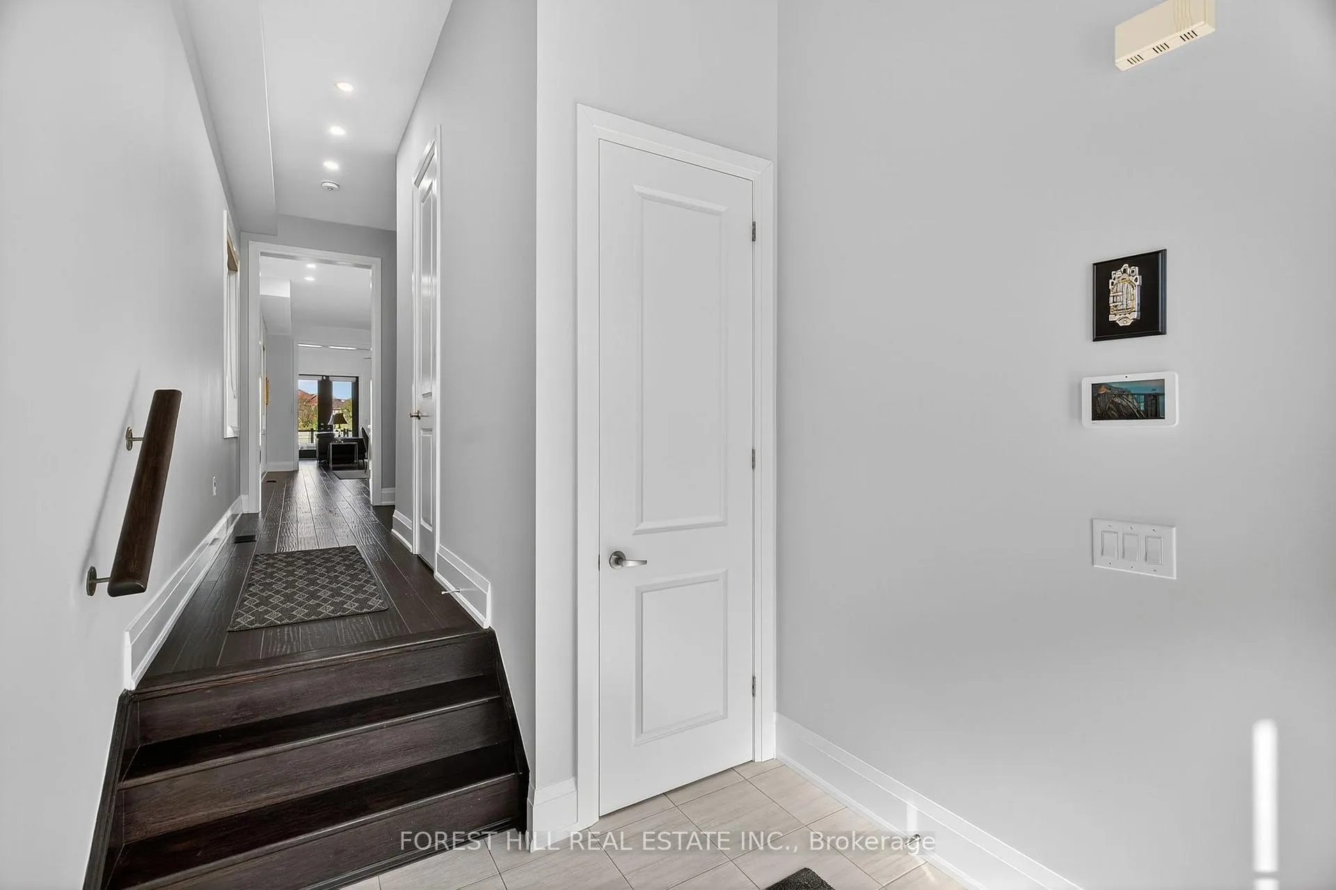 Photo 3 of 107 Hesperus Road, Vaughan, Patterson — HOMEH