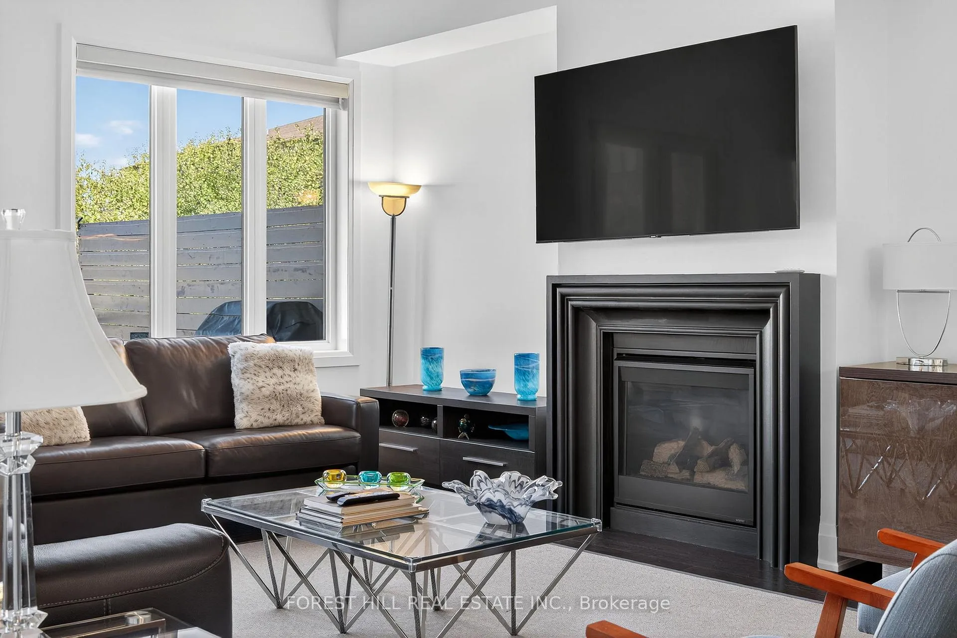 Photo 17 of 107 Hesperus Road, Vaughan, Patterson — HOMEH