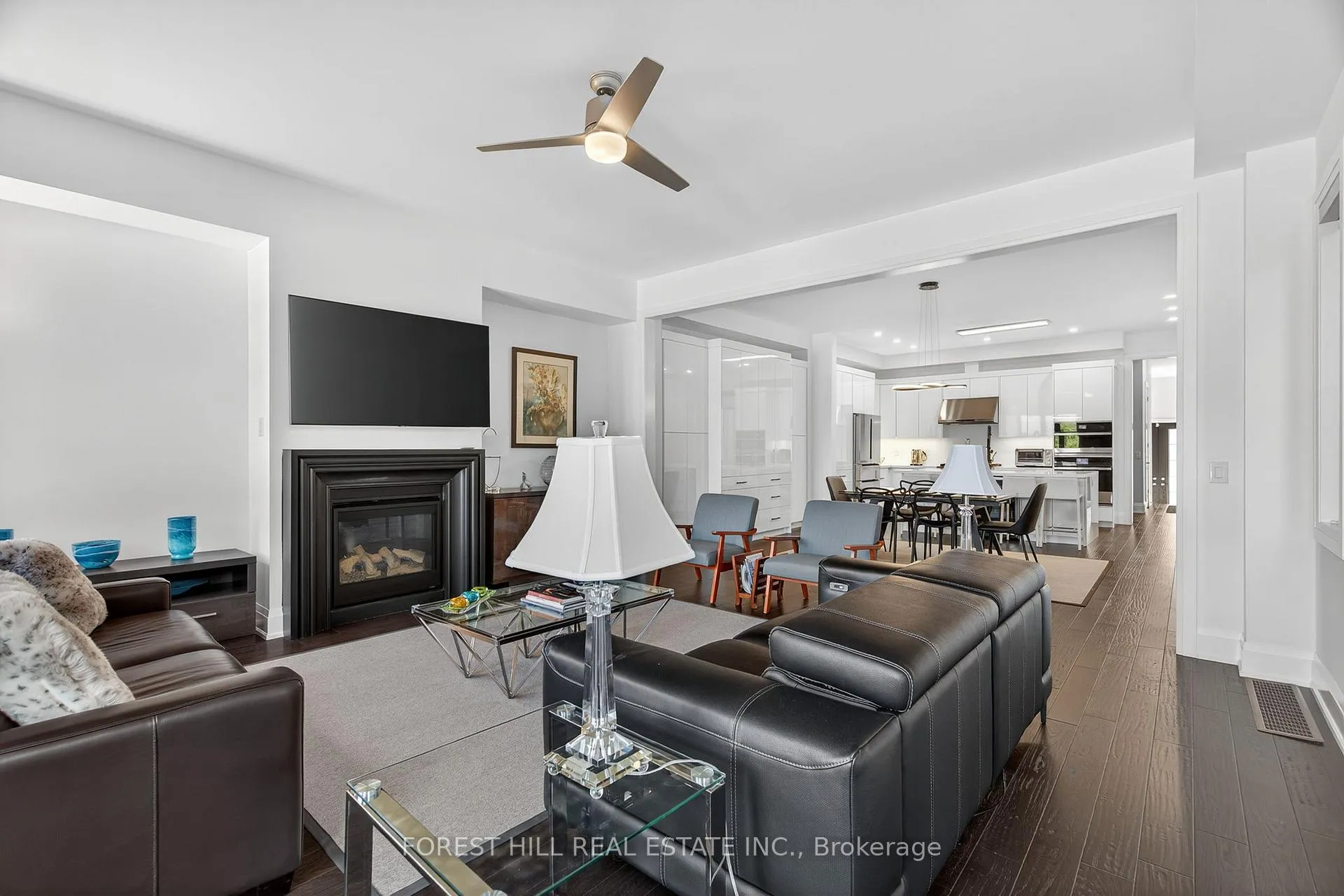 Photo 20 of 107 Hesperus Road, Vaughan, Patterson — HOMEH