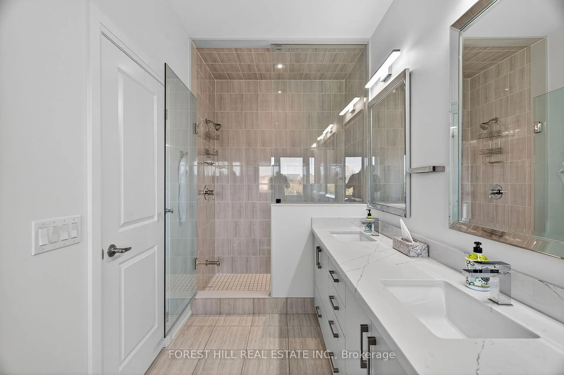 Photo 31 of 107 Hesperus Road, Vaughan, Patterson — HOMEH