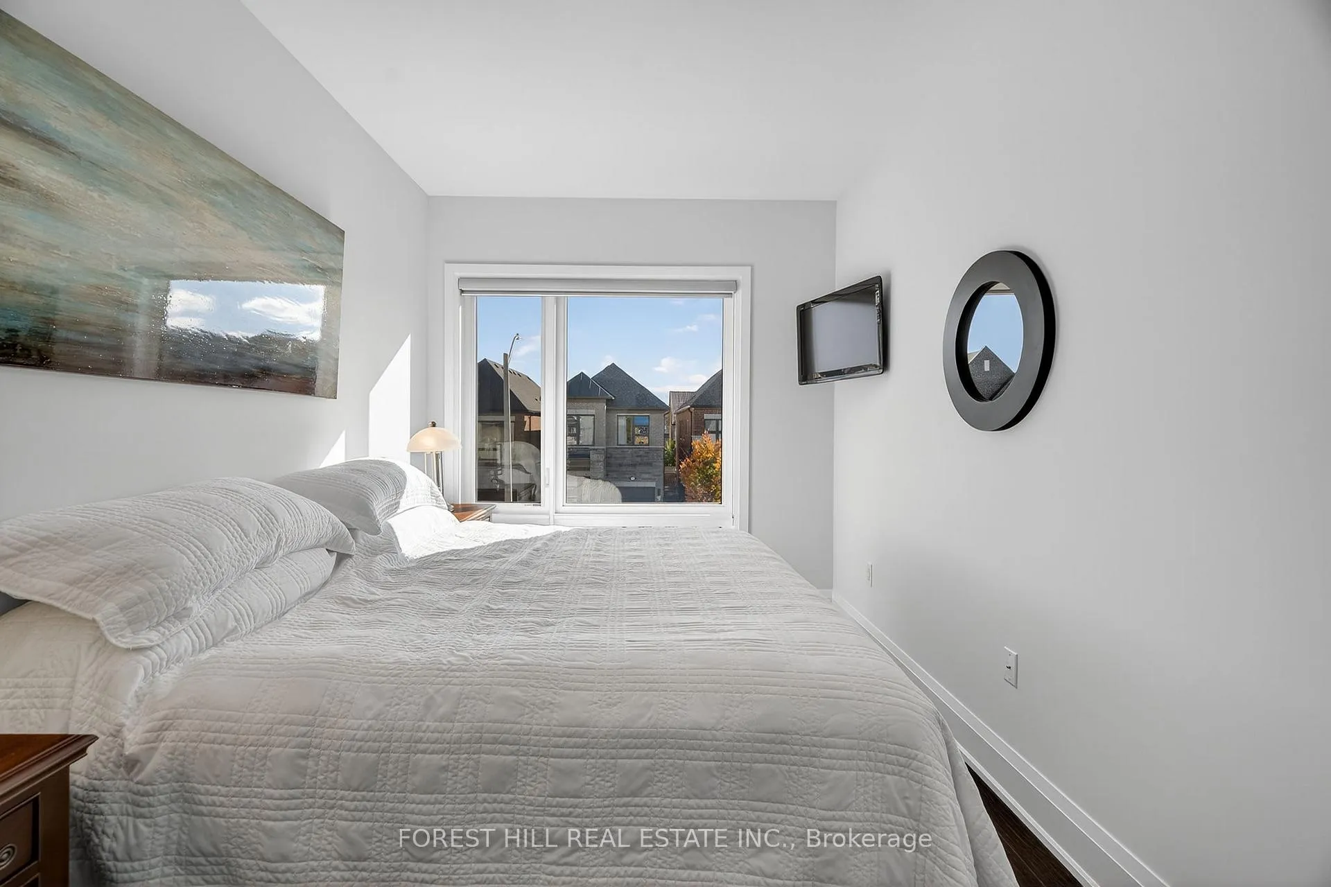 Photo 37 of 107 Hesperus Road, Vaughan, Patterson — HOMEH