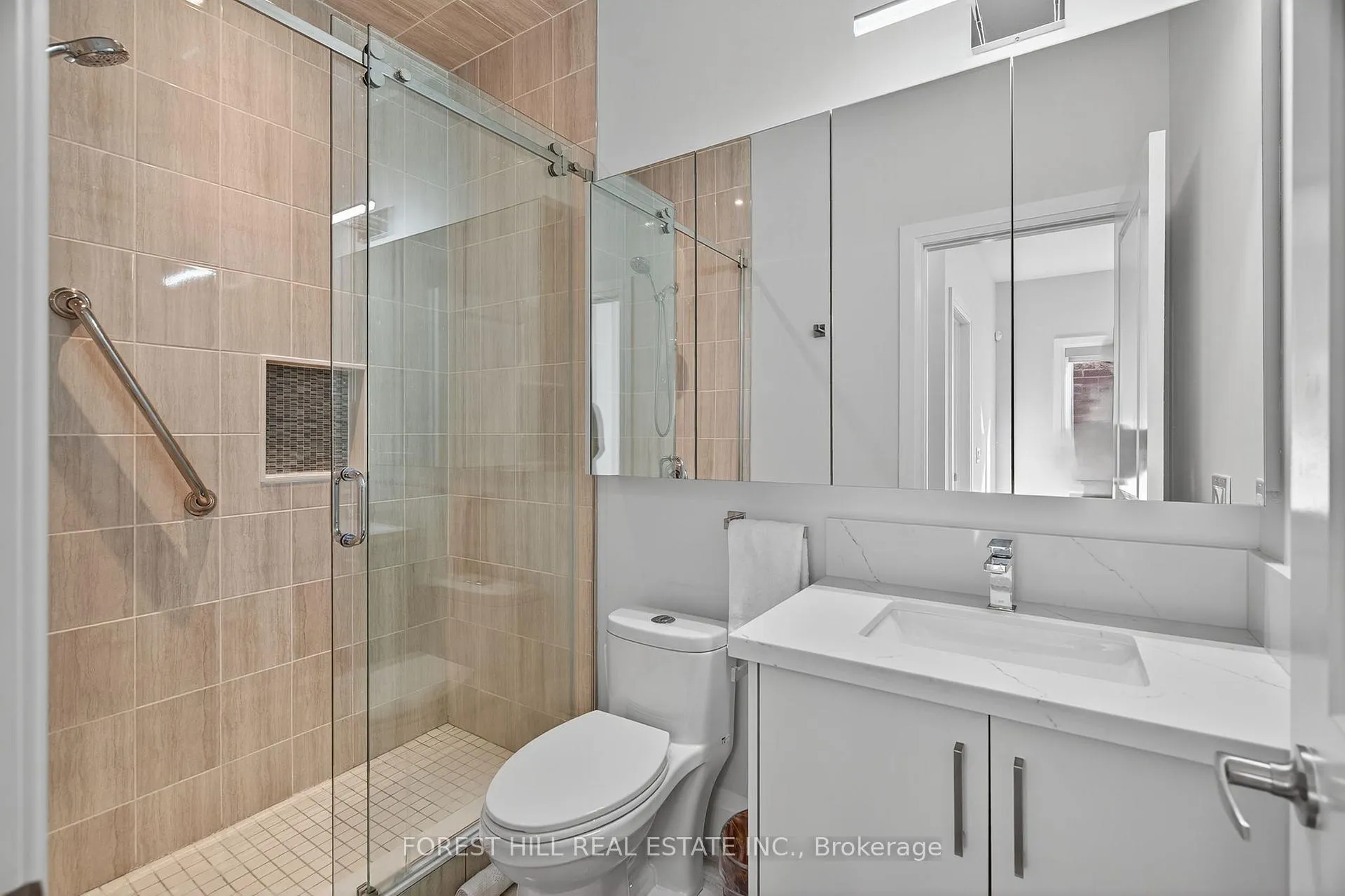 Photo 40 of 107 Hesperus Road, Vaughan, Patterson — HOMEH