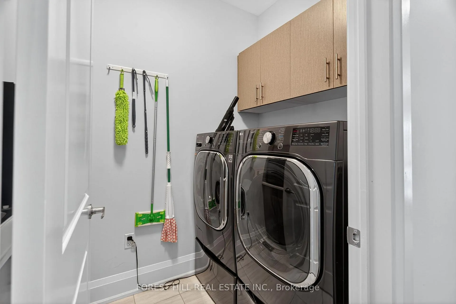 Photo 41 of 107 Hesperus Road, Vaughan, Patterson — HOMEH