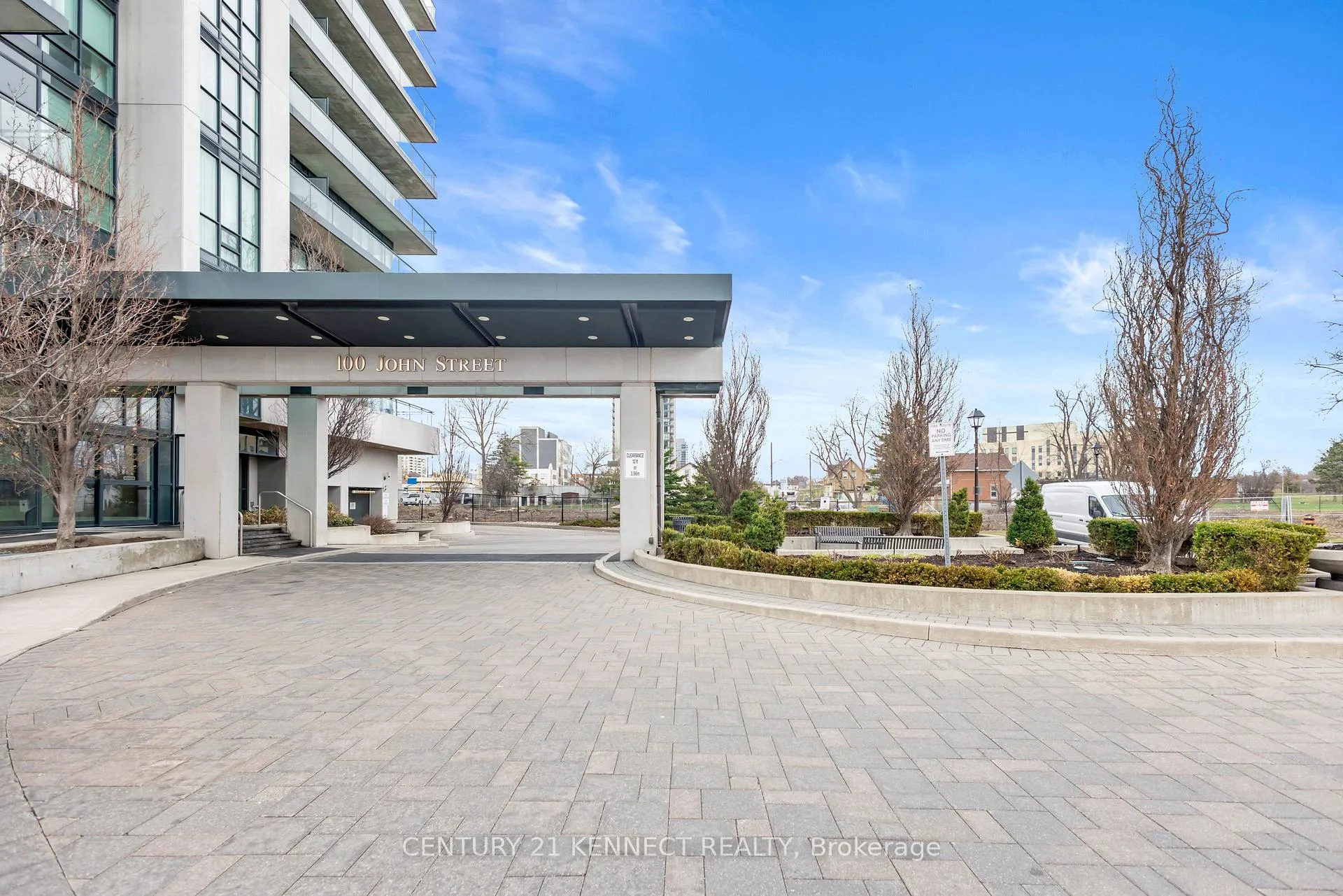 Photo 2 of Unit 2408, 100 John Street, Brampton, Downtown Brampton — HOMEH