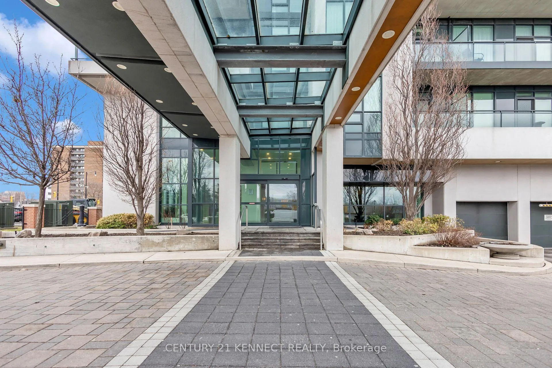 Photo 3 of Unit 2408, 100 John Street, Brampton, Downtown Brampton — HOMEH