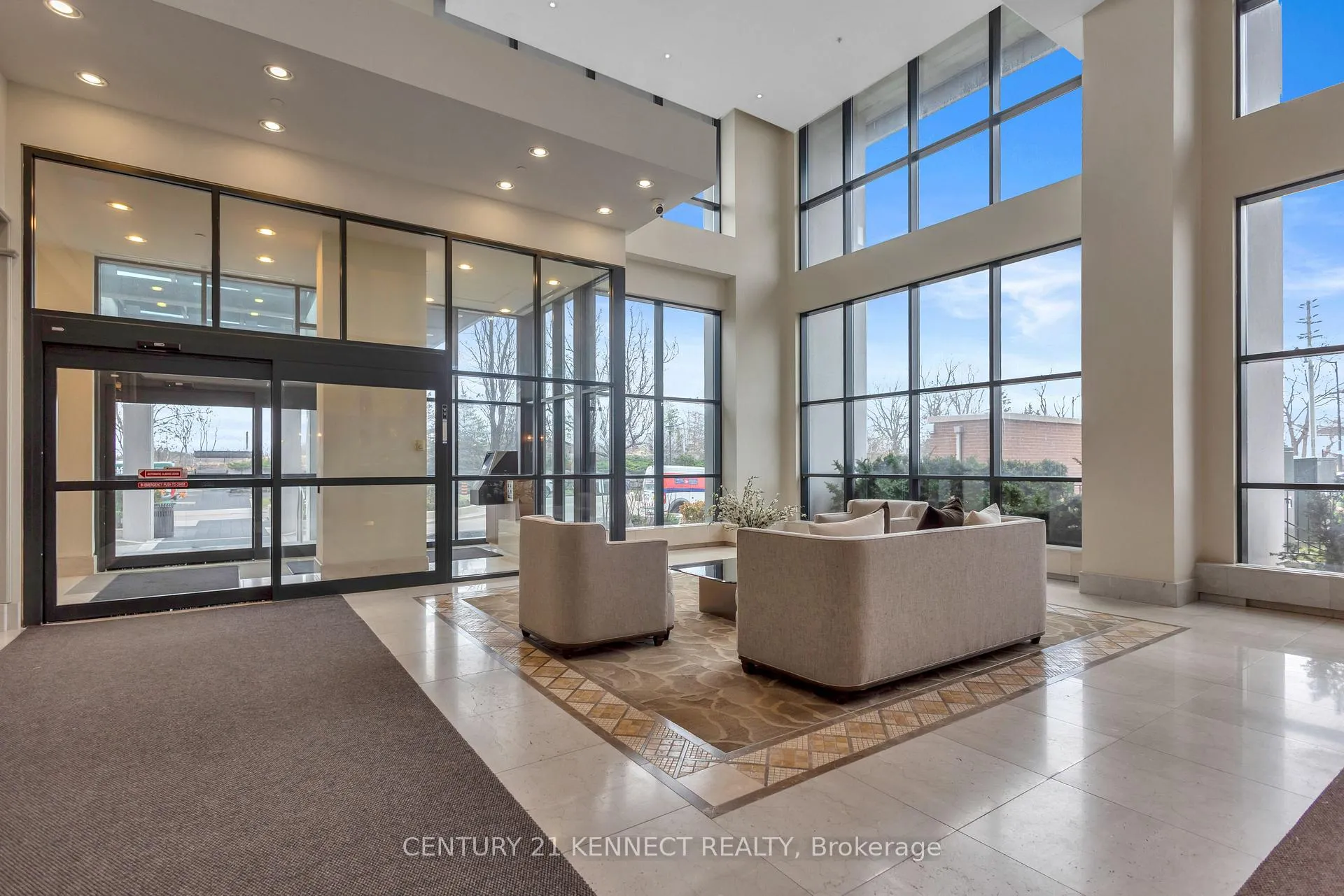 Photo 4 of Unit 2408, 100 John Street, Brampton, Downtown Brampton — HOMEH