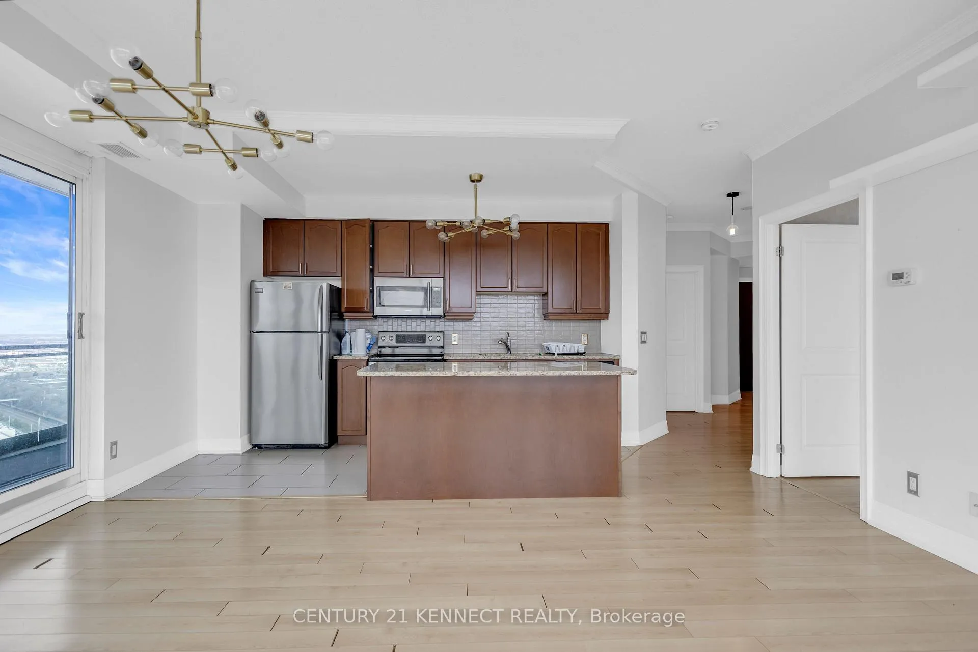 Photo 8 of Unit 2408, 100 John Street, Brampton, Downtown Brampton — HOMEH
