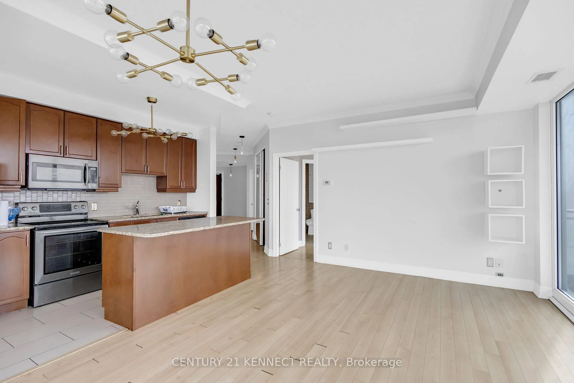 Photo 10 of Unit 2408, 100 John Street, Brampton, Downtown Brampton — HOMEH