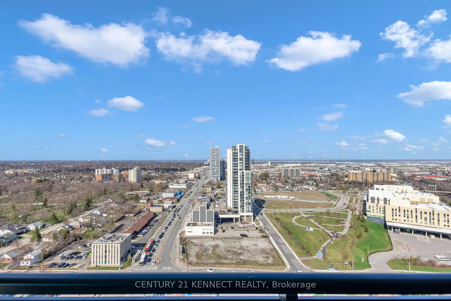 Photo 24 of Unit 2408, 100 John Street, Brampton, Downtown Brampton — HOMEH