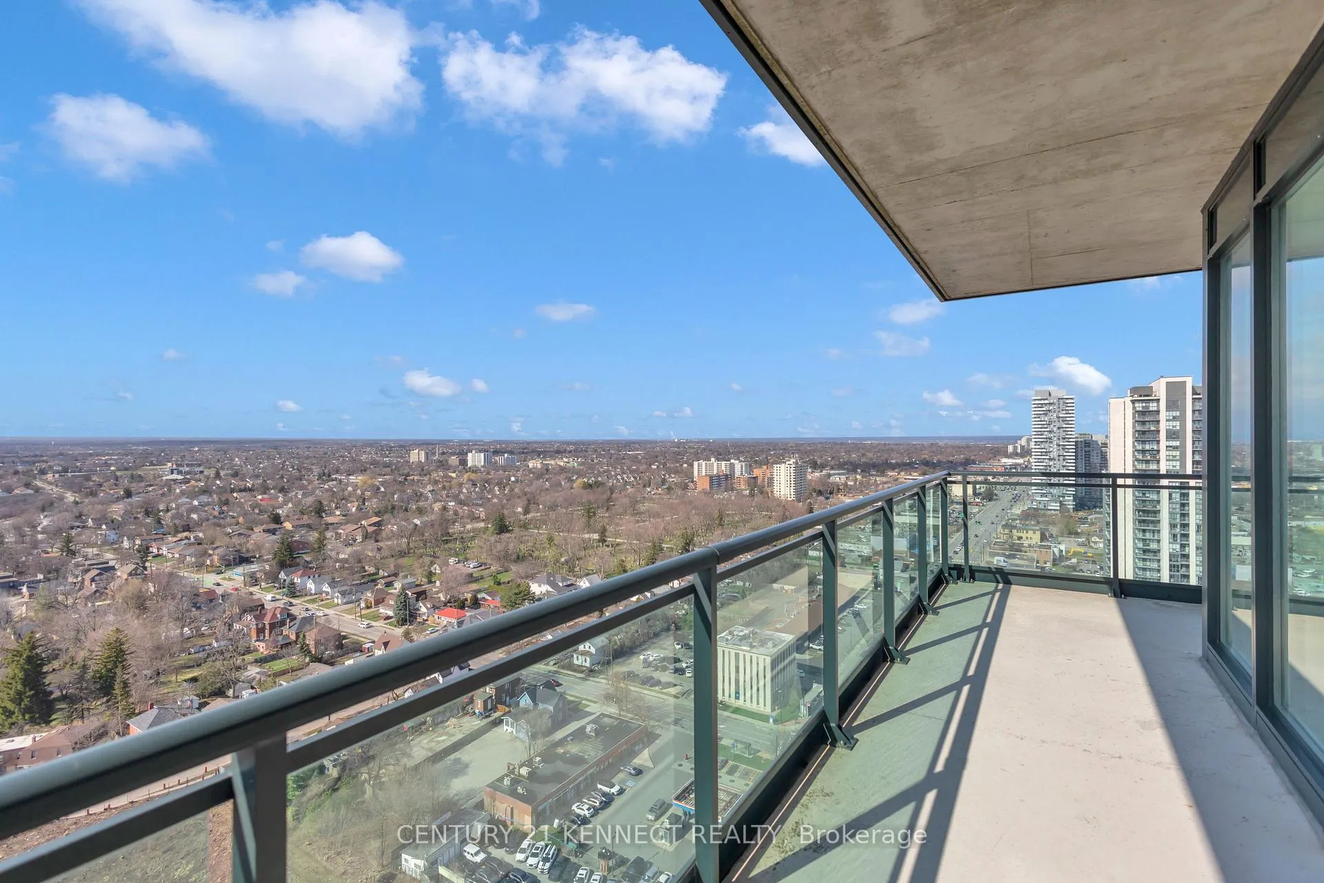 Photo 26 of Unit 2408, 100 John Street, Brampton, Downtown Brampton — HOMEH