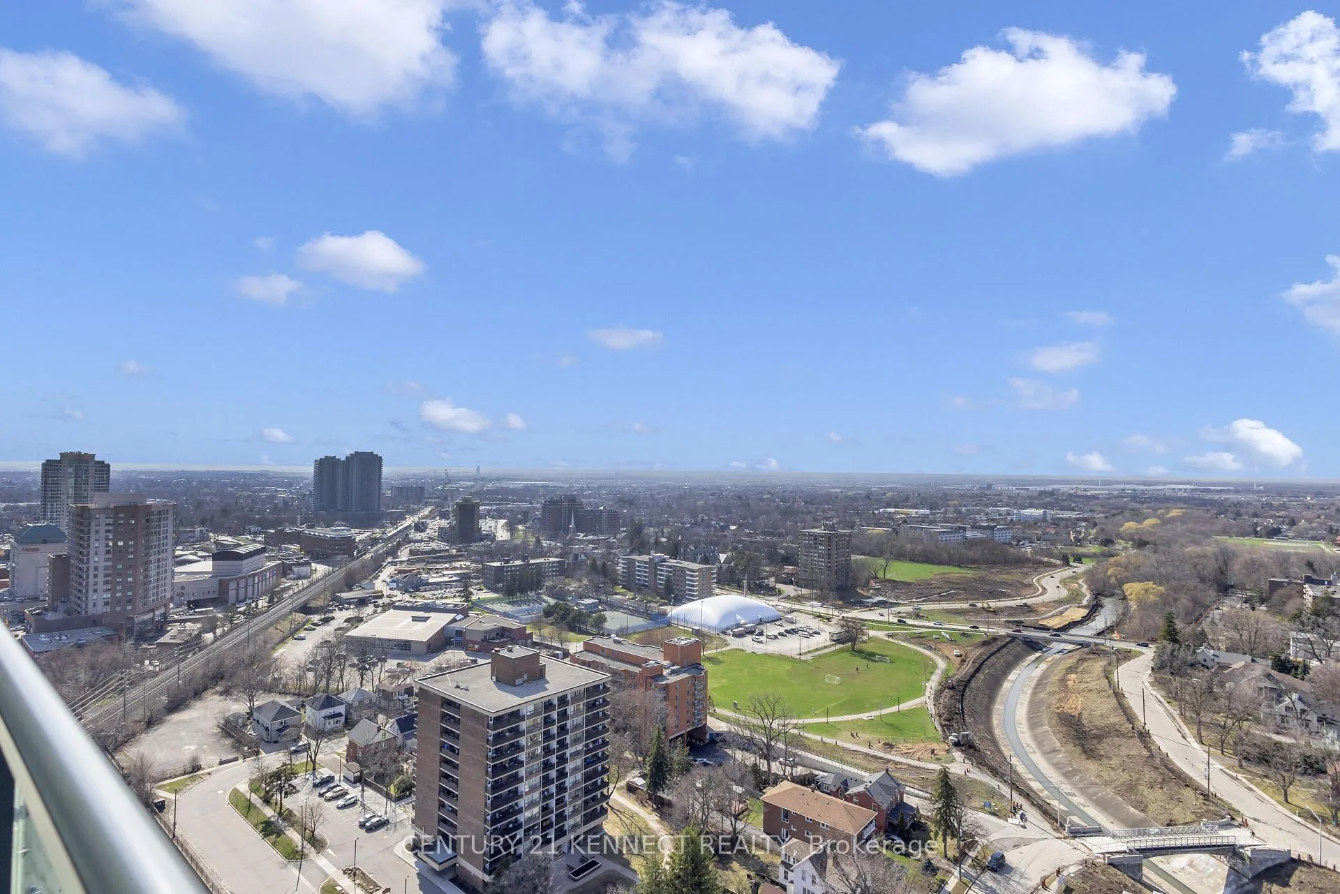 Photo 27 of Unit 2408, 100 John Street, Brampton, Downtown Brampton — HOMEH
