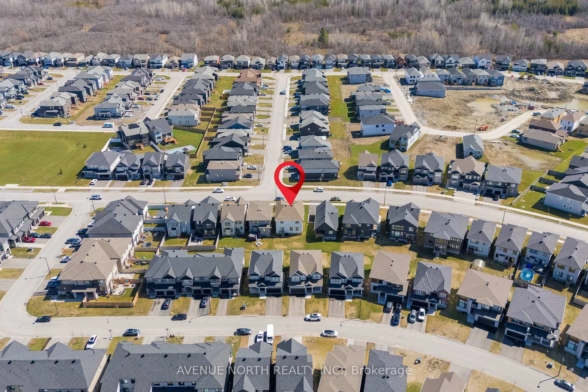 Photo 4 of 36 Dun Skipper Drive, Ottawa, Blossom Park/Kemp Park/Findlay Creek — HOMEH