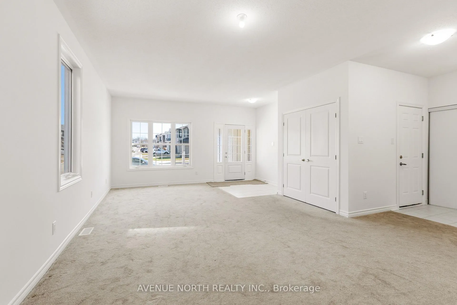 Photo 11 of 36 Dun Skipper Drive, Ottawa, Blossom Park/Kemp Park/Findlay Creek — HOMEH