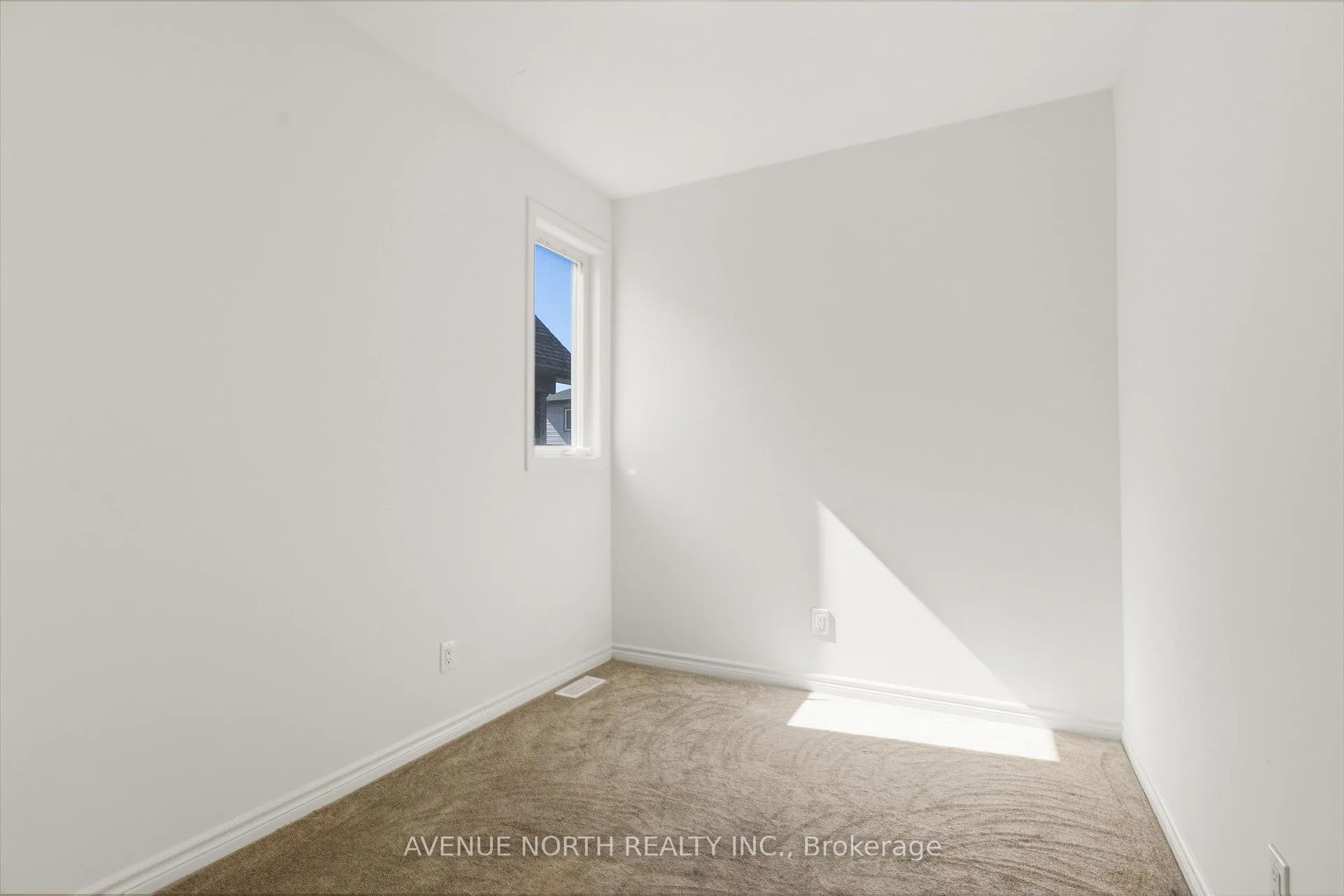 Photo 13 of 36 Dun Skipper Drive, Ottawa, Blossom Park/Kemp Park/Findlay Creek — HOMEH