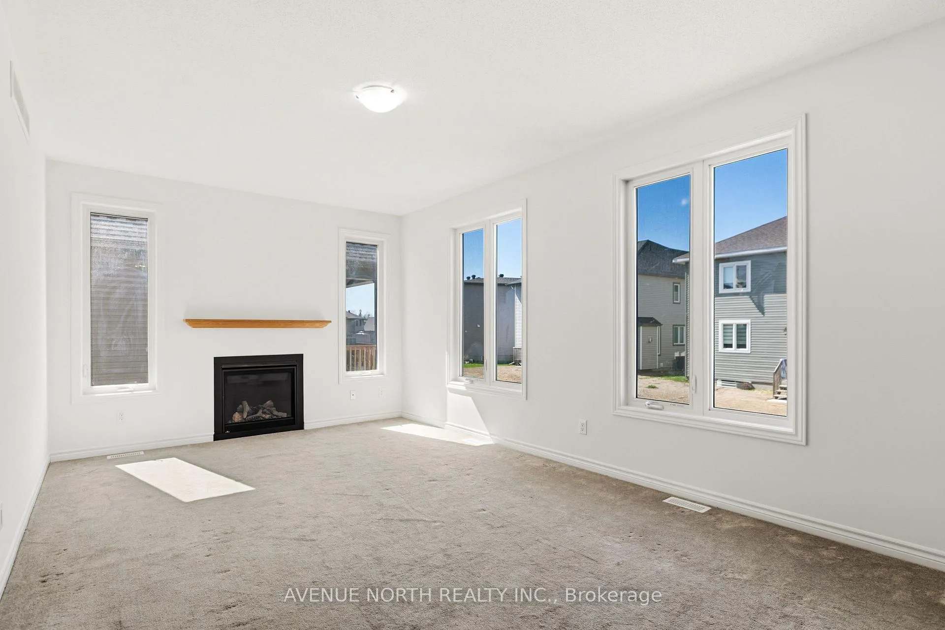 Photo 14 of 36 Dun Skipper Drive, Ottawa, Blossom Park/Kemp Park/Findlay Creek — HOMEH