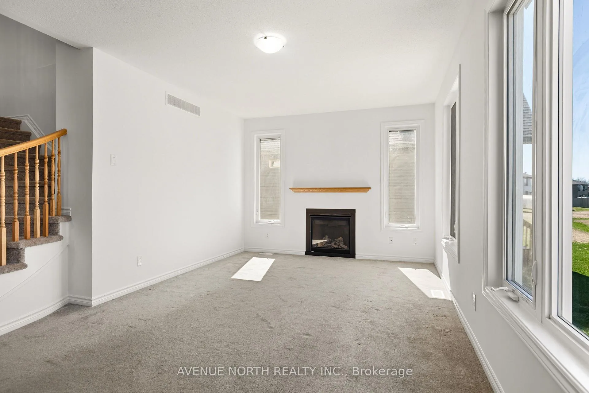 Photo 15 of 36 Dun Skipper Drive, Ottawa, Blossom Park/Kemp Park/Findlay Creek — HOMEH
