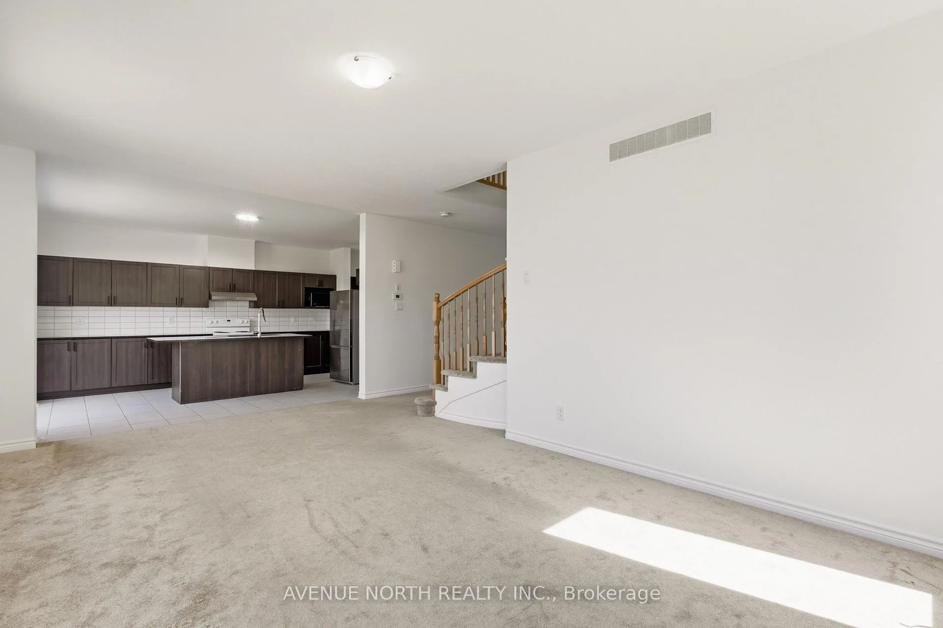 Photo 18 of 36 Dun Skipper Drive, Ottawa, Blossom Park/Kemp Park/Findlay Creek — HOMEH
