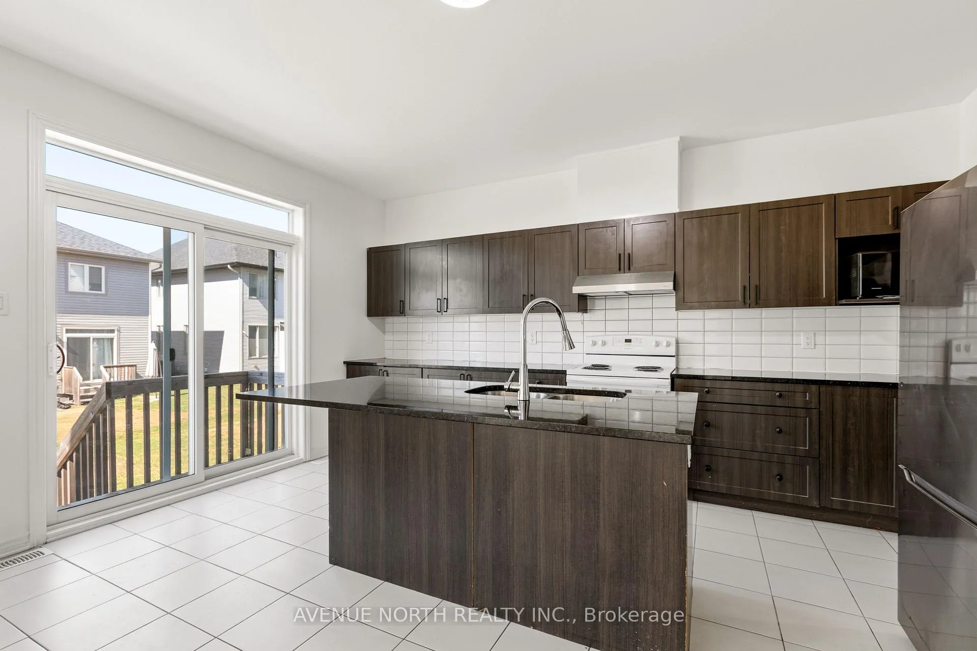 Photo 20 of 36 Dun Skipper Drive, Ottawa, Blossom Park/Kemp Park/Findlay Creek — HOMEH