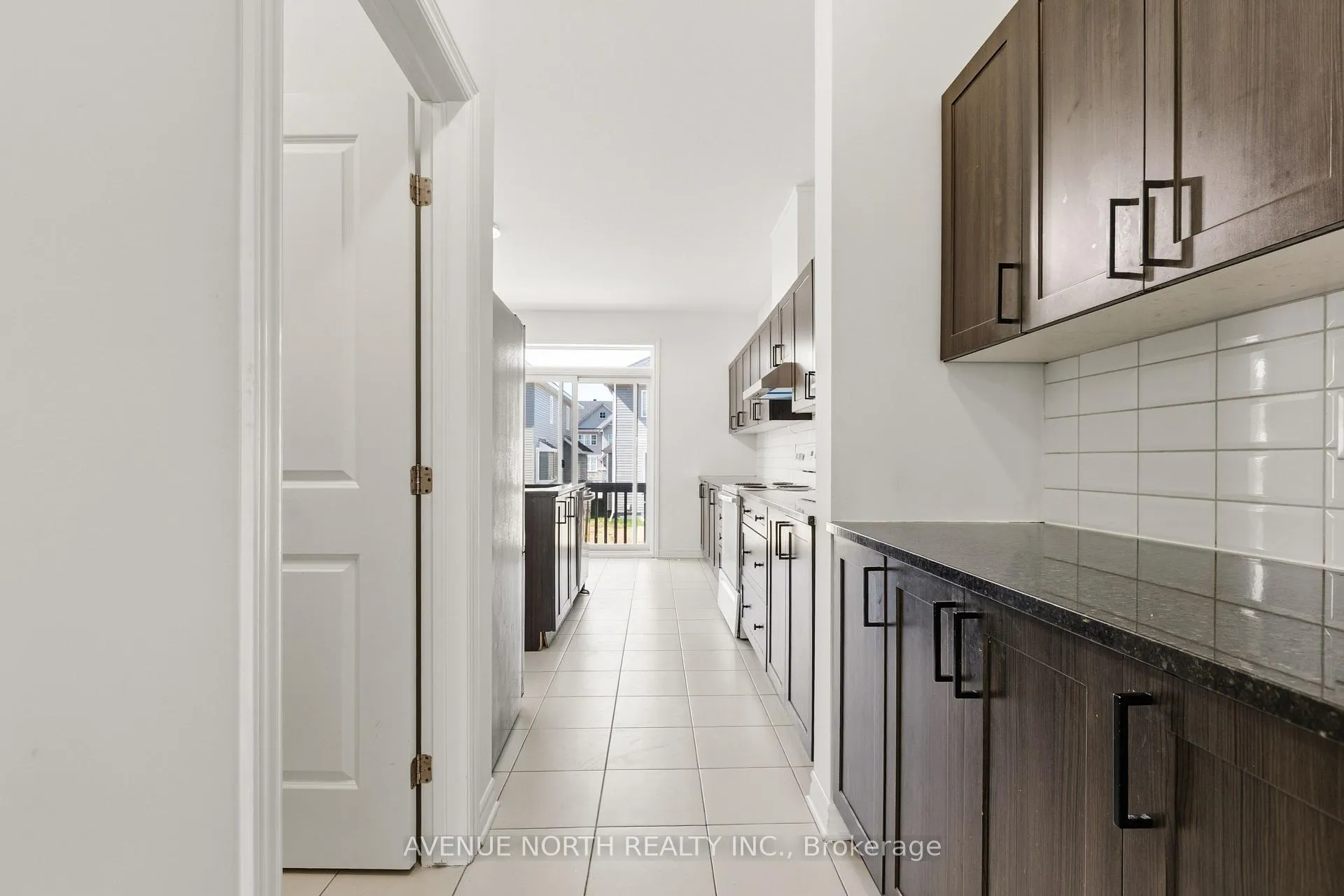 Photo 22 of 36 Dun Skipper Drive, Ottawa, Blossom Park/Kemp Park/Findlay Creek — HOMEH