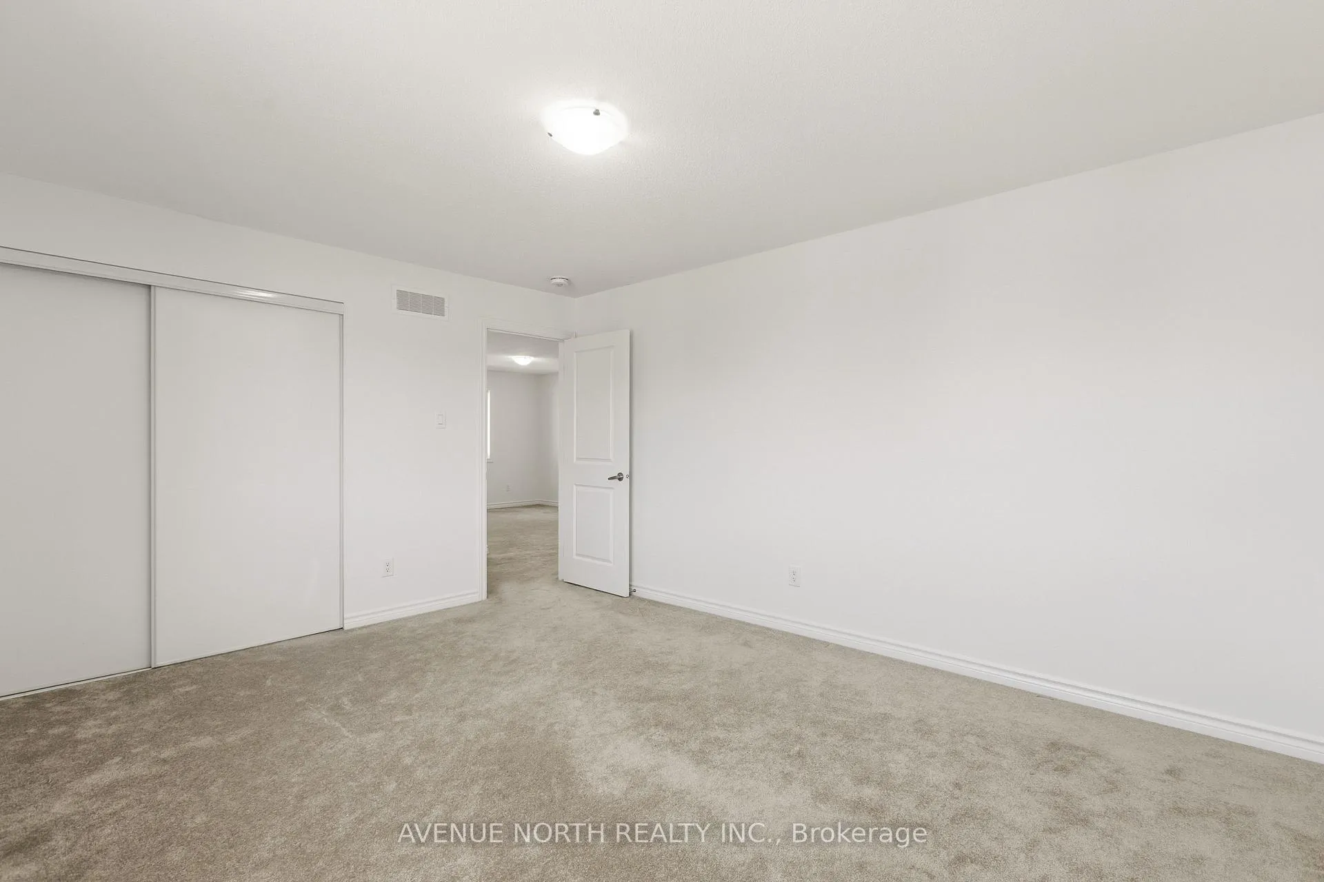 Photo 32 of 36 Dun Skipper Drive, Ottawa, Blossom Park/Kemp Park/Findlay Creek — HOMEH