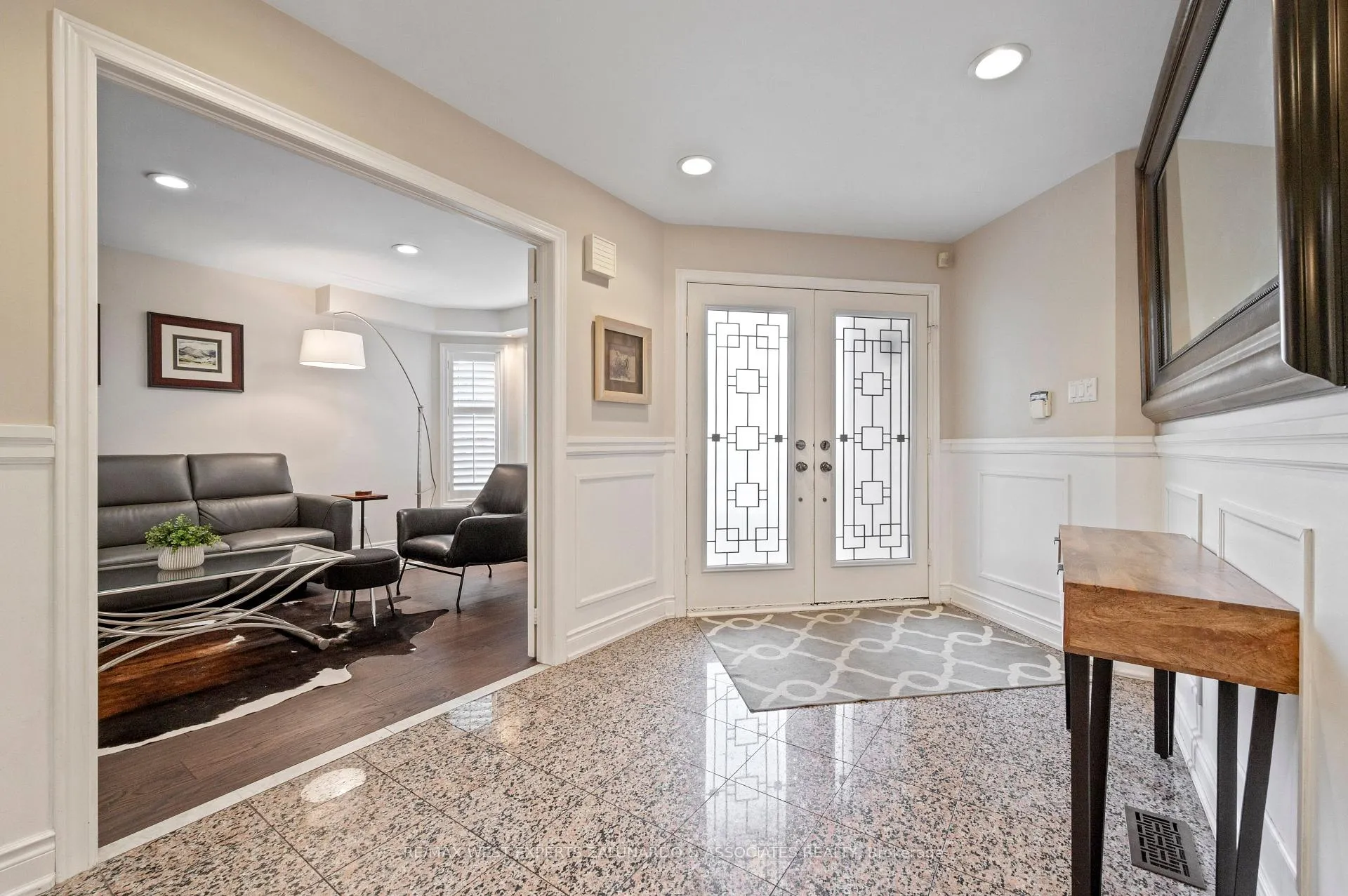 Photo 4 of 1 Lanterna Crescent, Vaughan, Elder Mills — HOMEH
