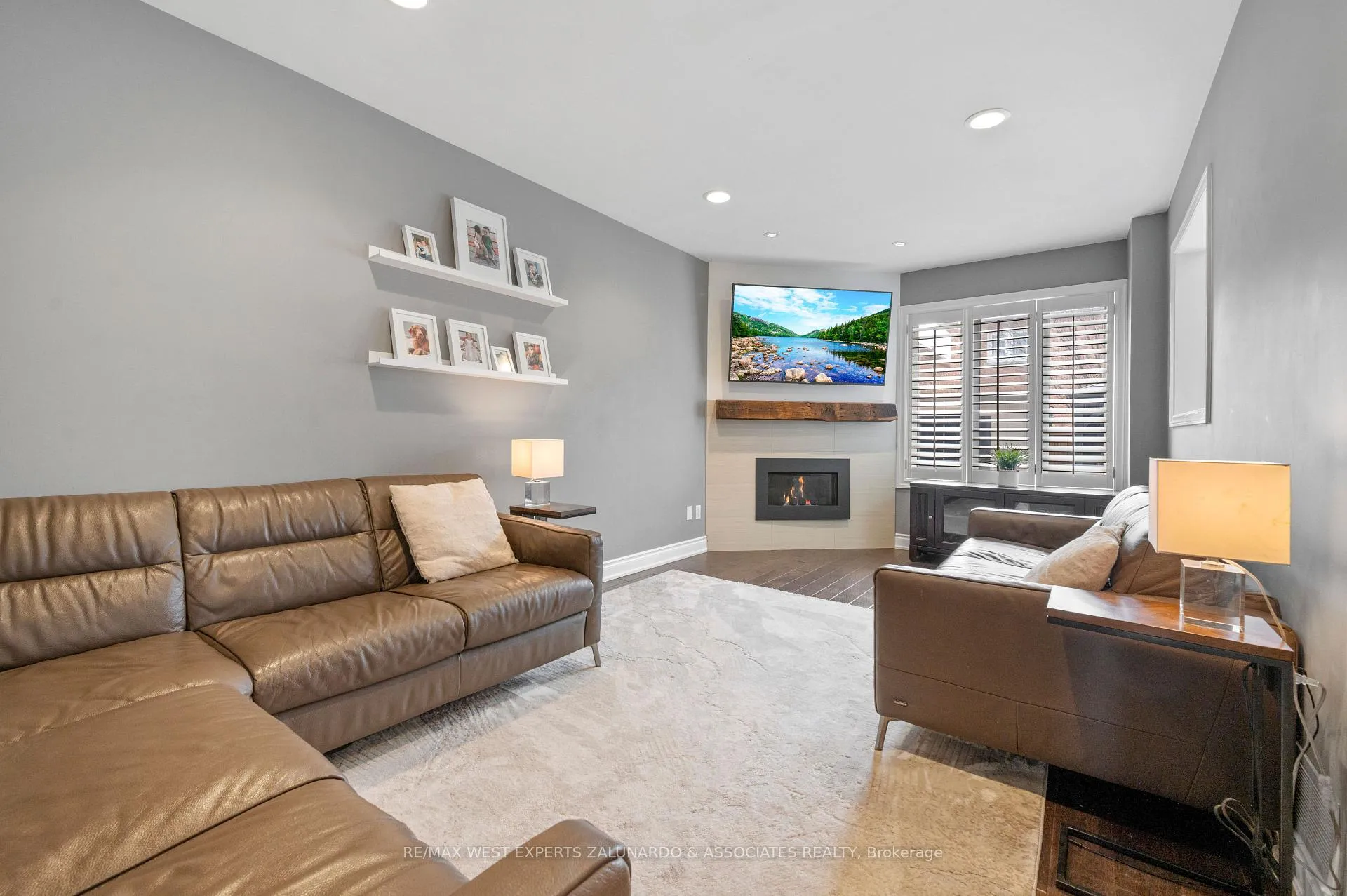 Photo 16 of 1 Lanterna Crescent, Vaughan, Elder Mills — HOMEH