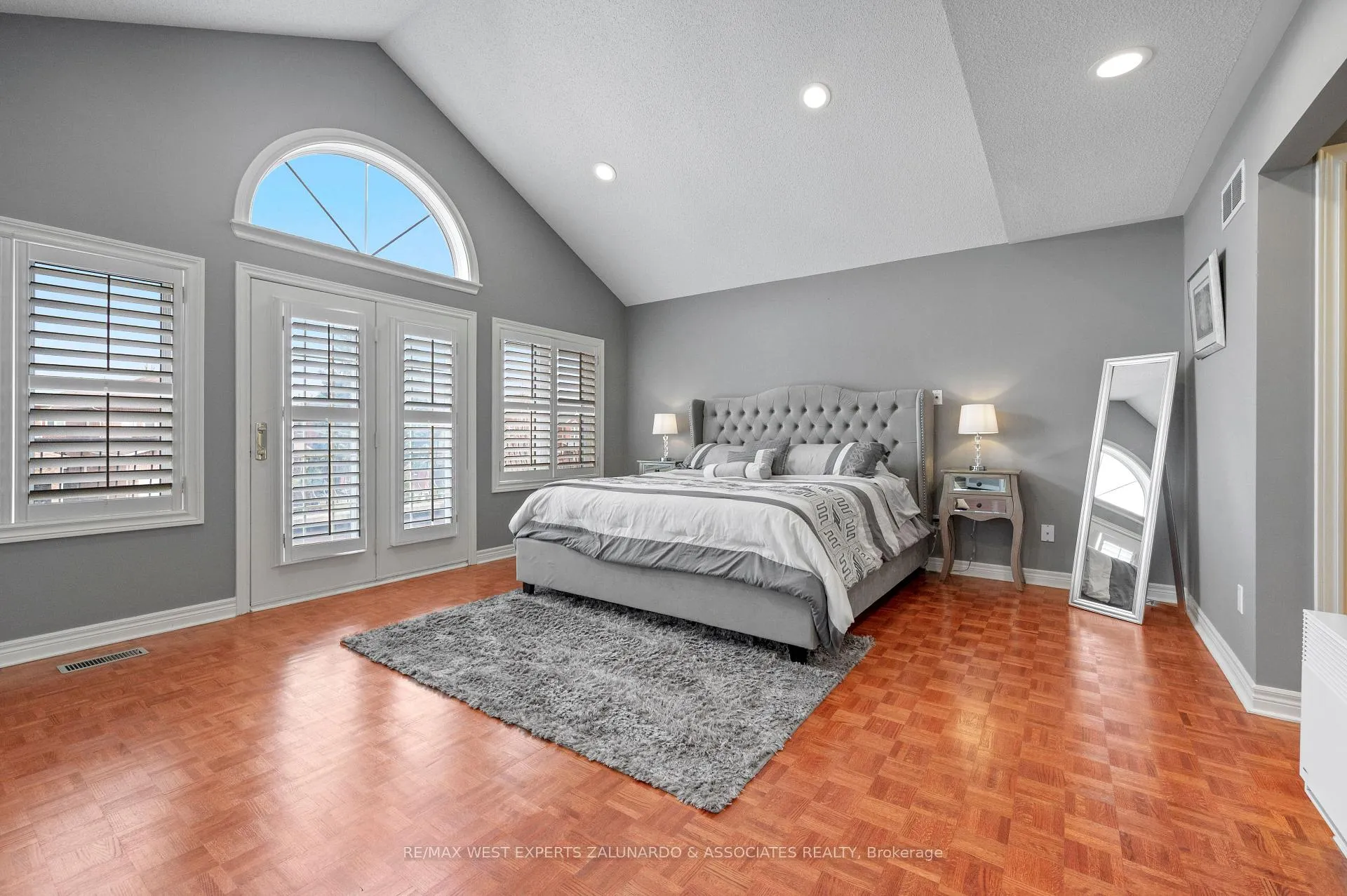 Photo 23 of 1 Lanterna Crescent, Vaughan, Elder Mills — HOMEH