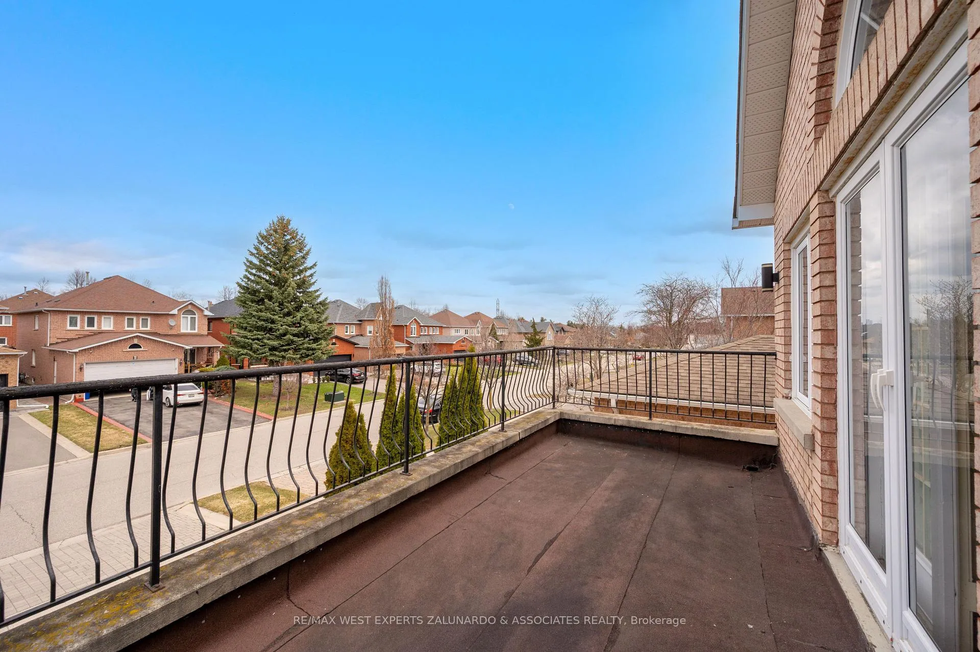 Photo 26 of 1 Lanterna Crescent, Vaughan, Elder Mills — HOMEH
