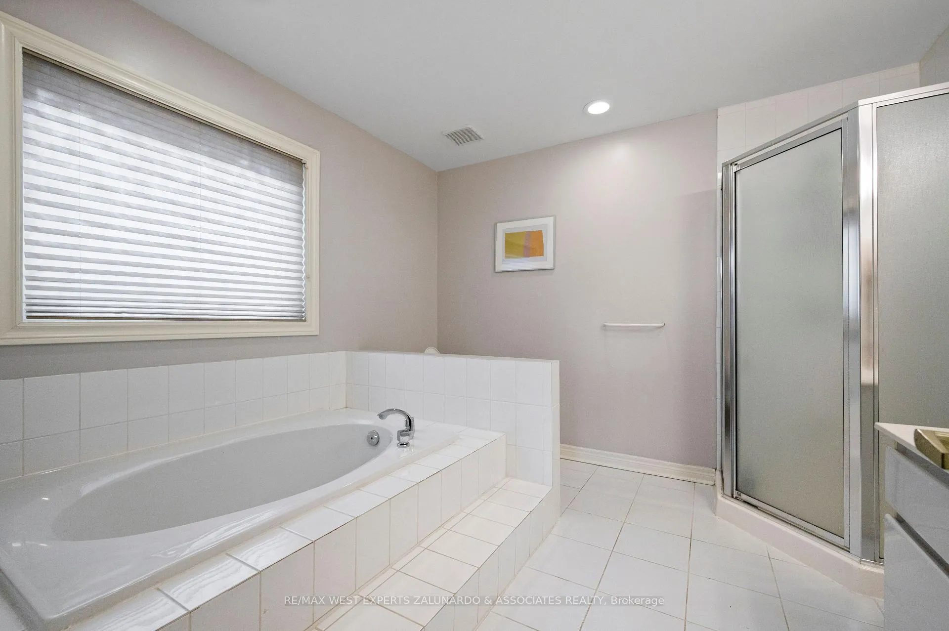 Photo 28 of 1 Lanterna Crescent, Vaughan, Elder Mills — HOMEH