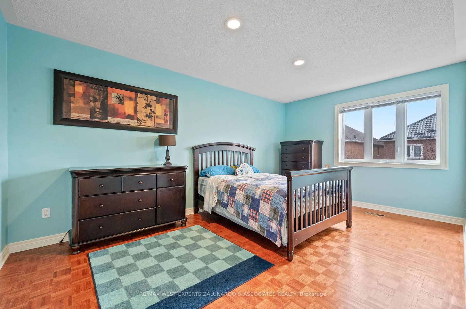 Photo 32 of 1 Lanterna Crescent, Vaughan, Elder Mills — HOMEH