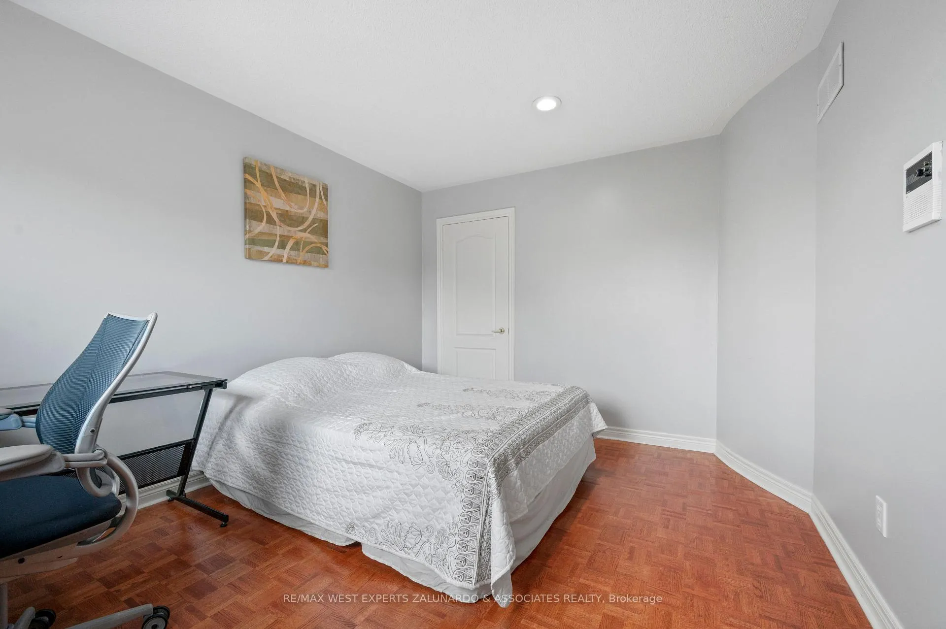 Photo 35 of 1 Lanterna Crescent, Vaughan, Elder Mills — HOMEH