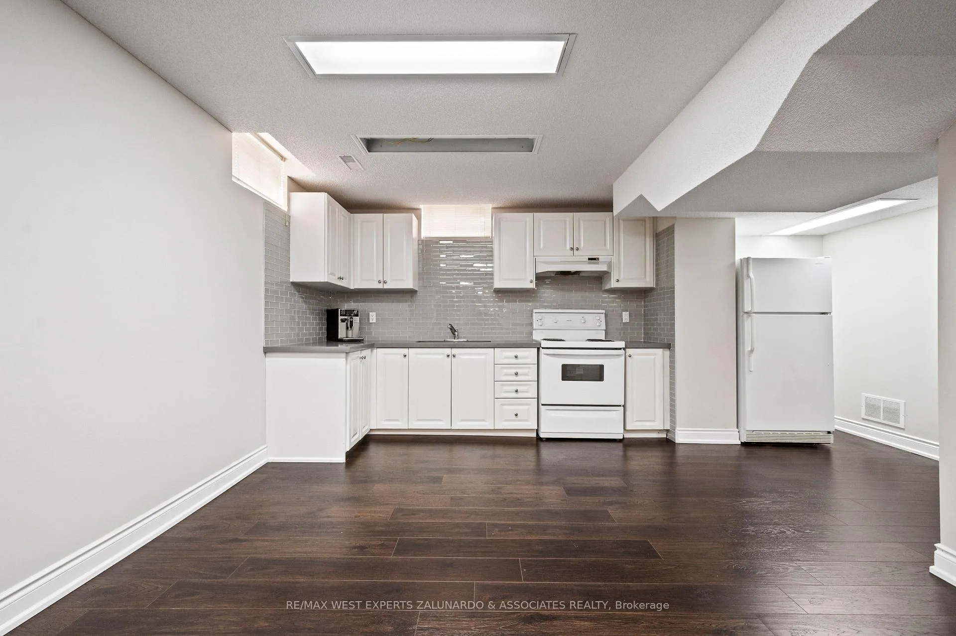 Photo 39 of 1 Lanterna Crescent, Vaughan, Elder Mills — HOMEH