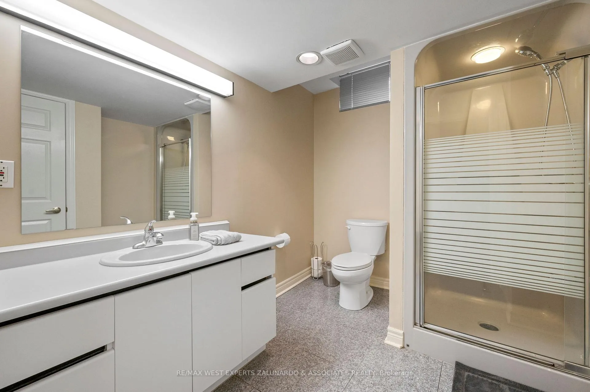 Photo 41 of 1 Lanterna Crescent, Vaughan, Elder Mills — HOMEH