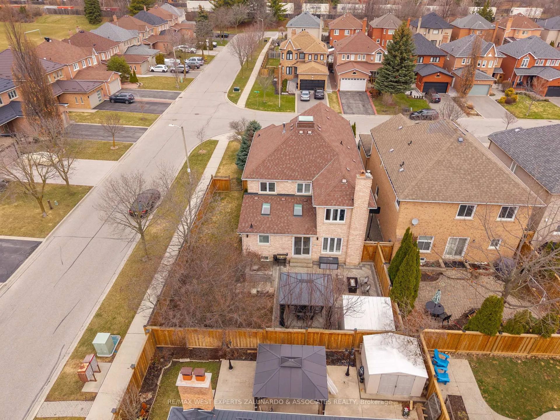 Photo 45 of 1 Lanterna Crescent, Vaughan, Elder Mills — HOMEH