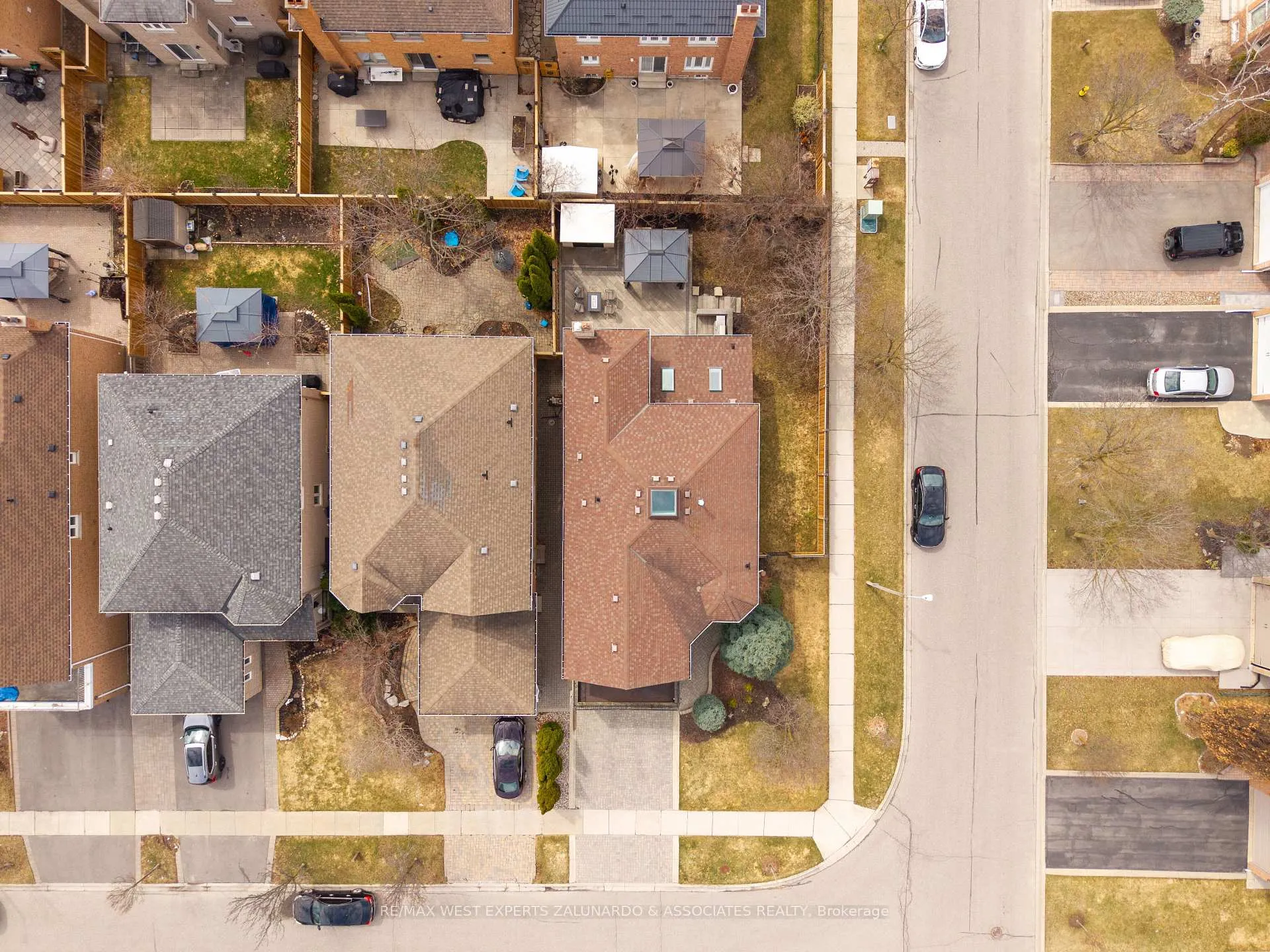 Photo 46 of 1 Lanterna Crescent, Vaughan, Elder Mills — HOMEH