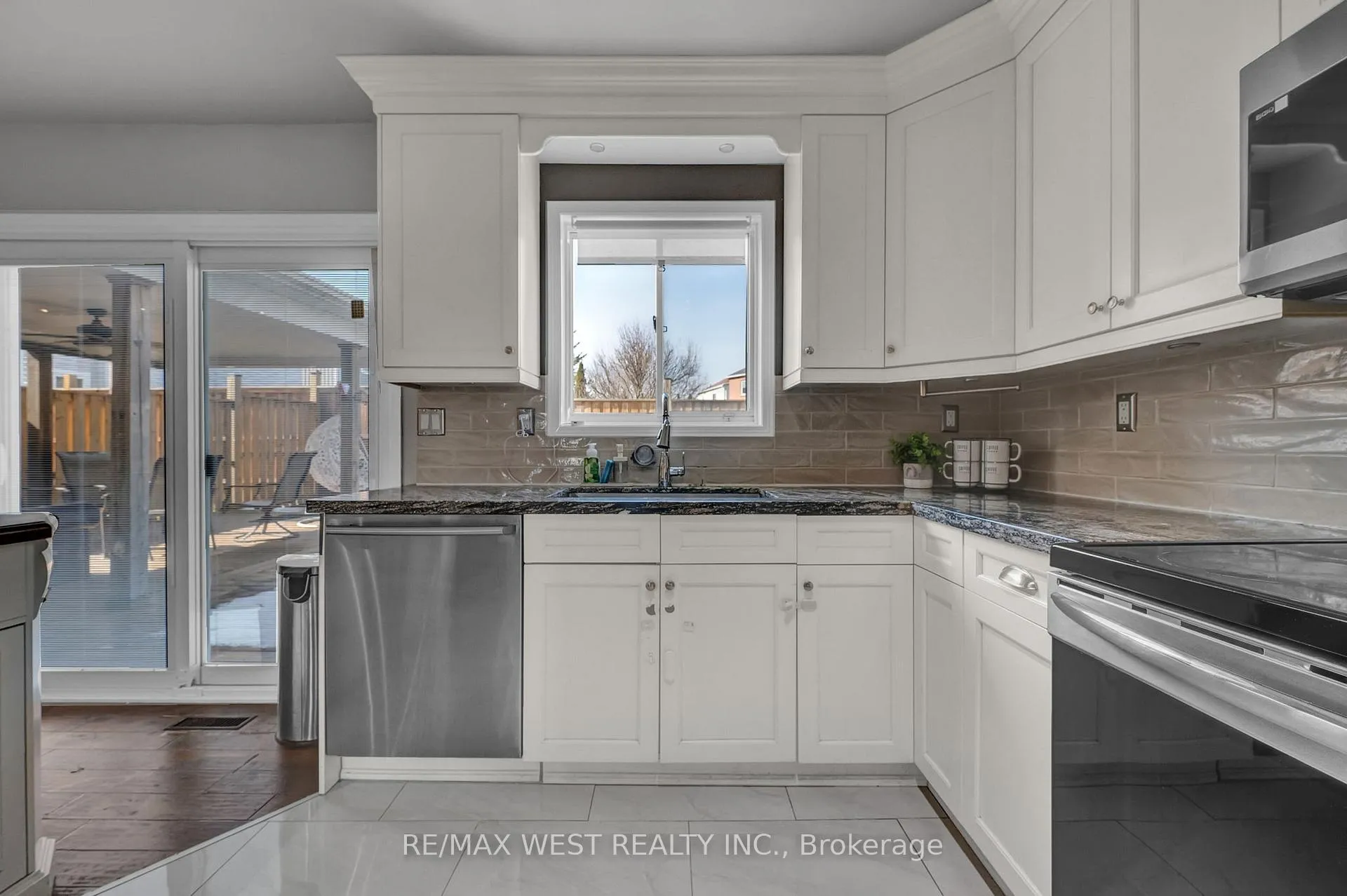 Photo 15 of 1136 Middlebury Avenue, Oshawa, Taunton — HOMEH
