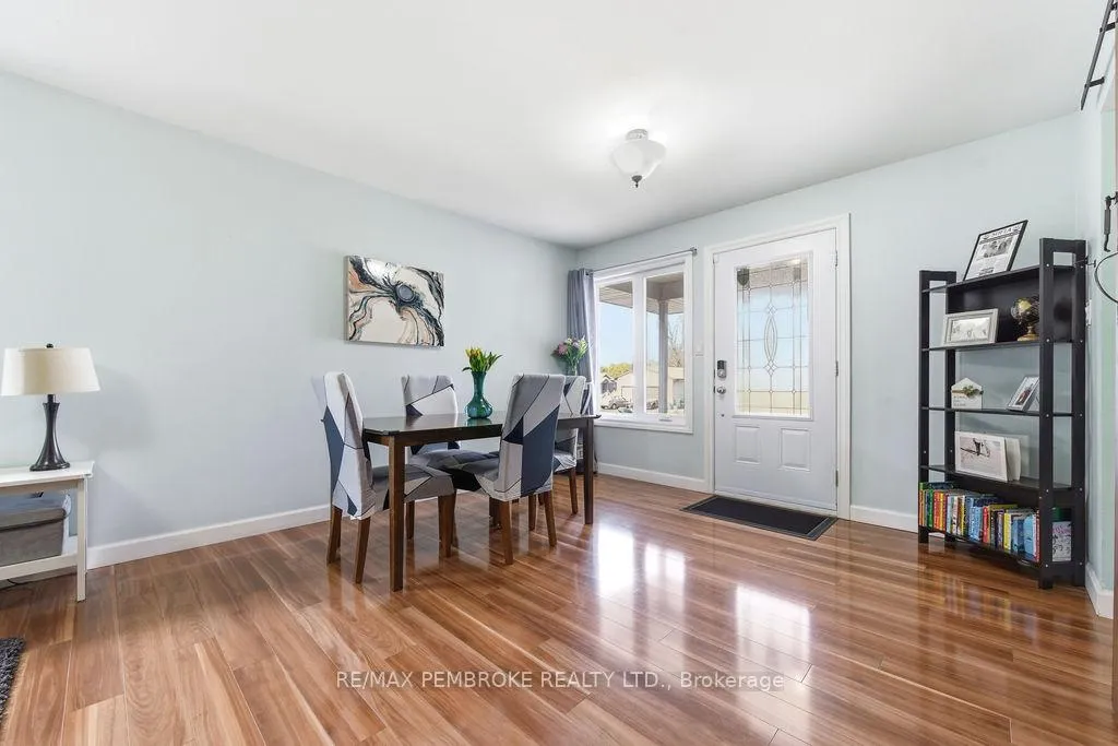 Photo 4 of 292 Mckenzie Street, Pembroke — HOMEH