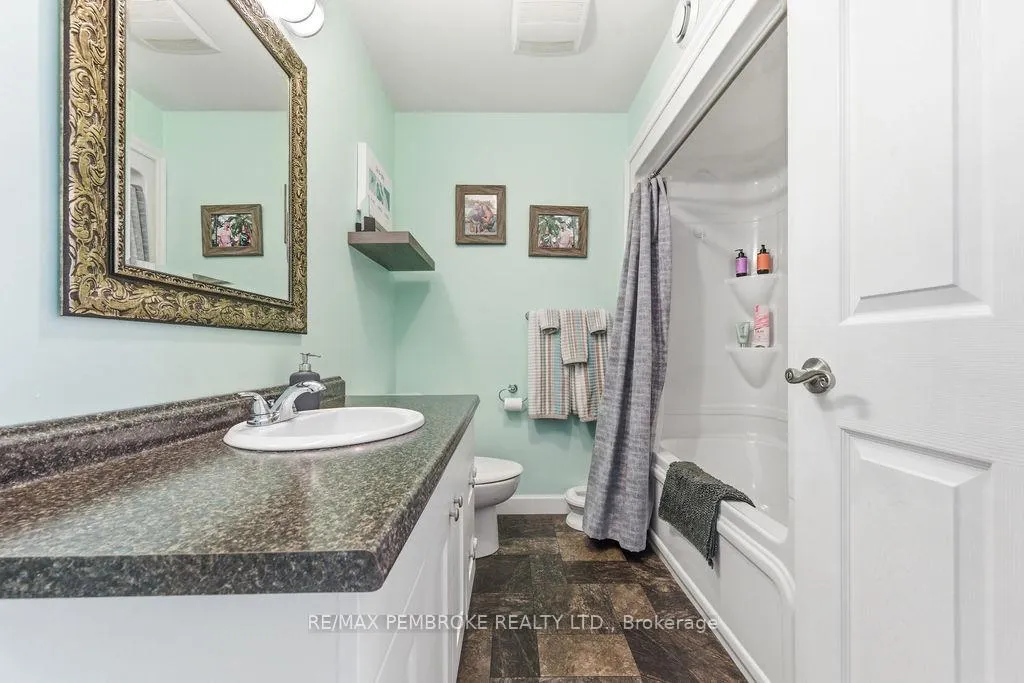 Photo 17 of 292 Mckenzie Street, Pembroke — HOMEH