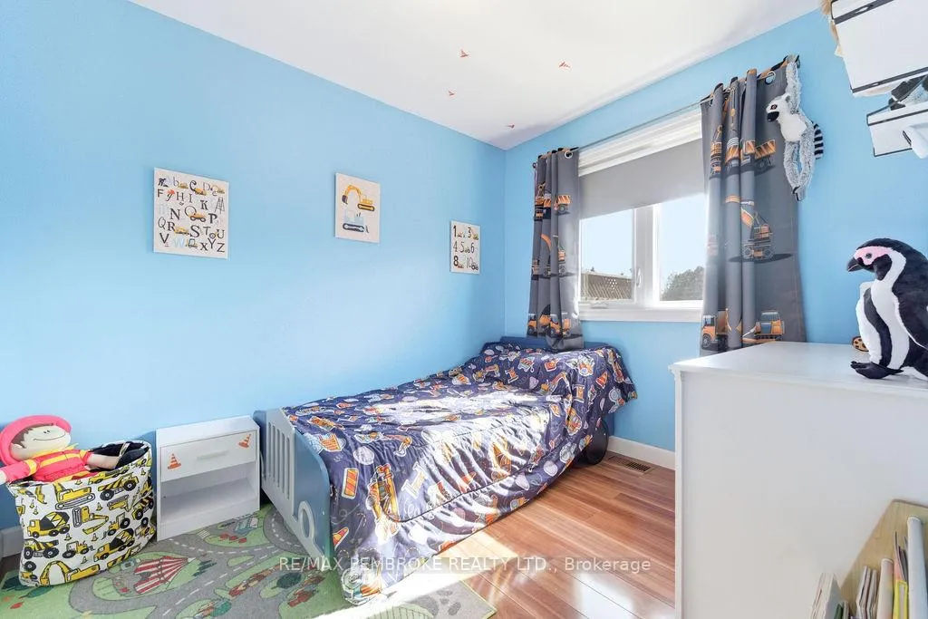 Photo 20 of 292 Mckenzie Street, Pembroke — HOMEH