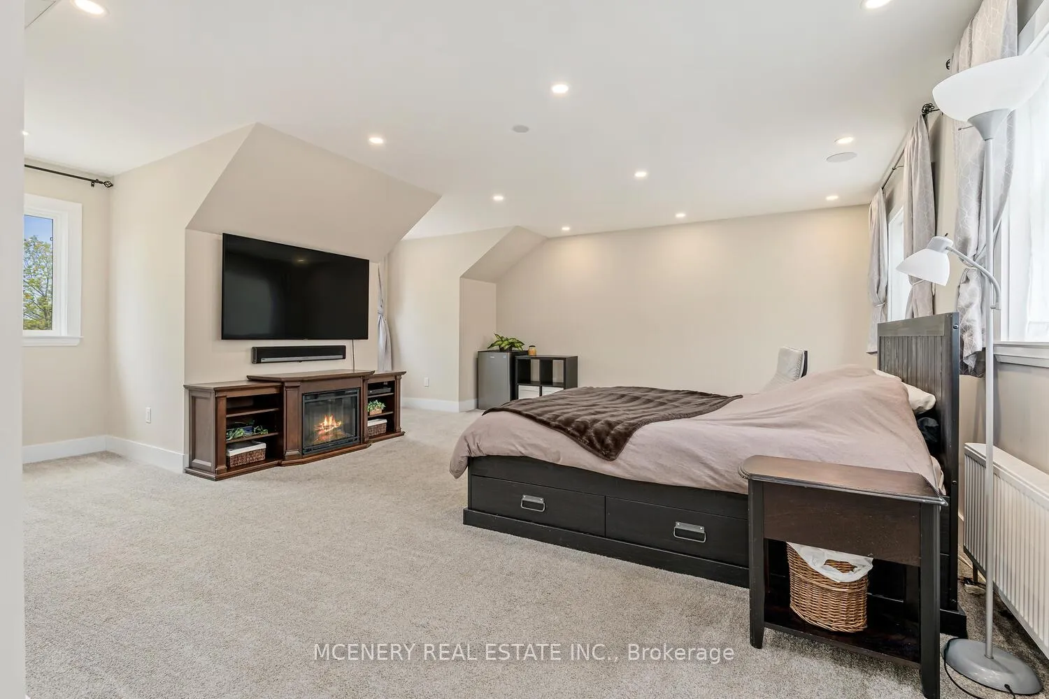 Photo 27 of 21 Erindale Drive, Erin — HOMEH