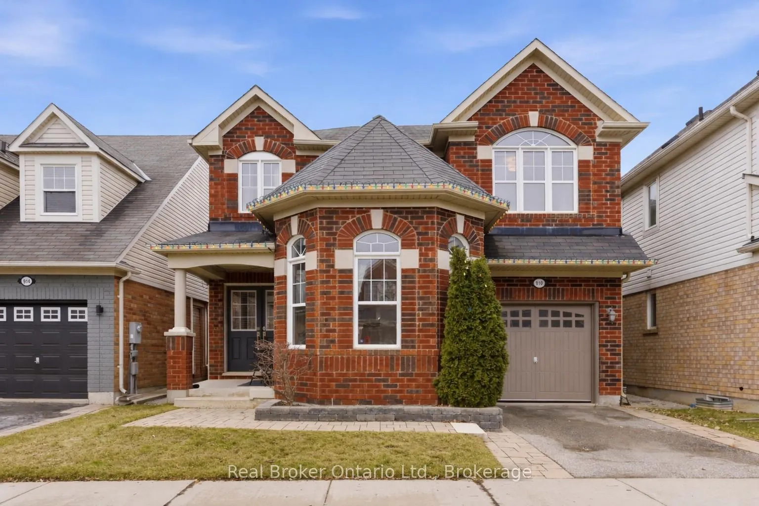 Photo 1 of 910 Vickerman Way, Milton, Coates — HOMEH