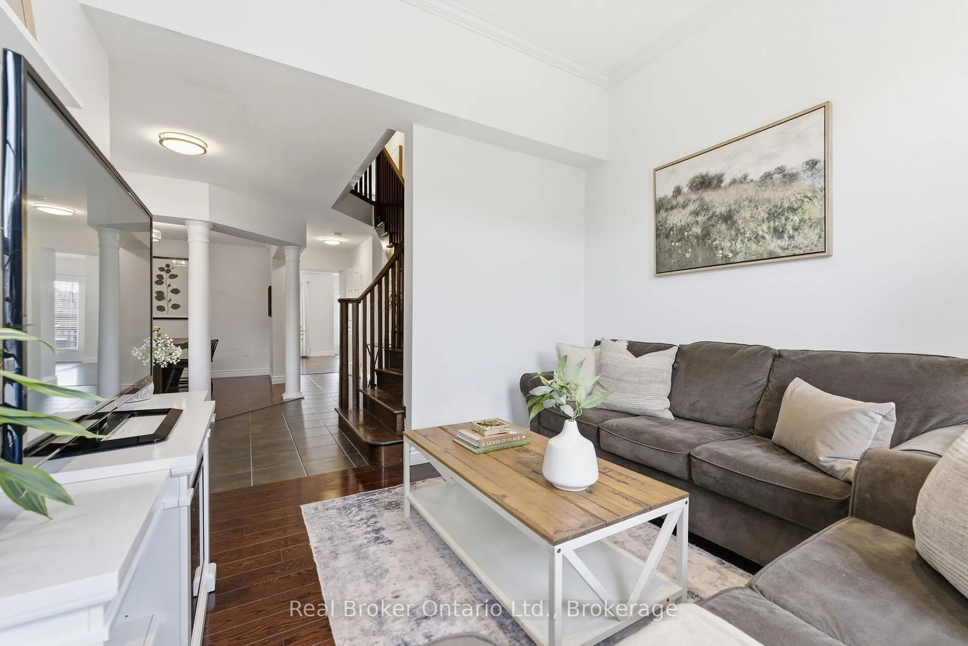 Photo 6 of 910 Vickerman Way, Milton, Coates — HOMEH