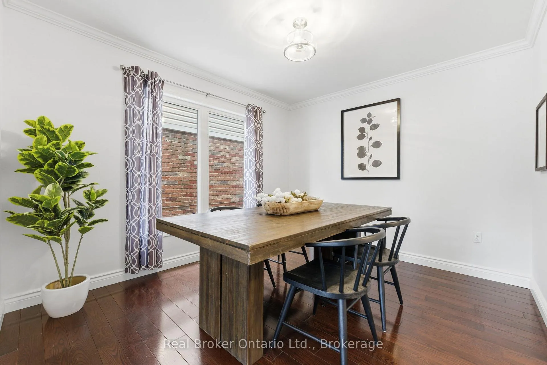 Photo 8 of 910 Vickerman Way, Milton, Coates — HOMEH