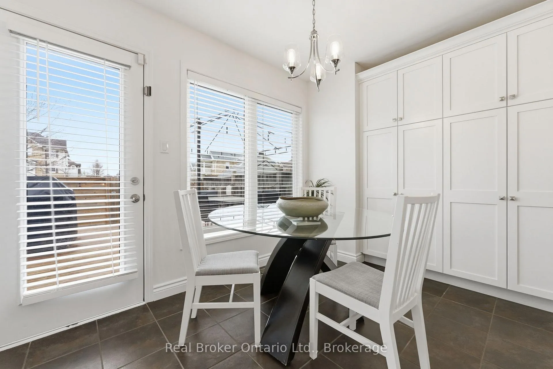 Photo 19 of 910 Vickerman Way, Milton, Coates — HOMEH